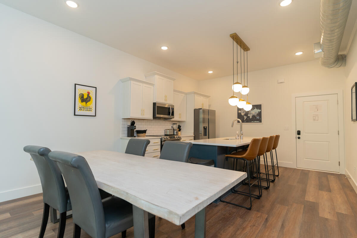 1445 Fagan Street, 209