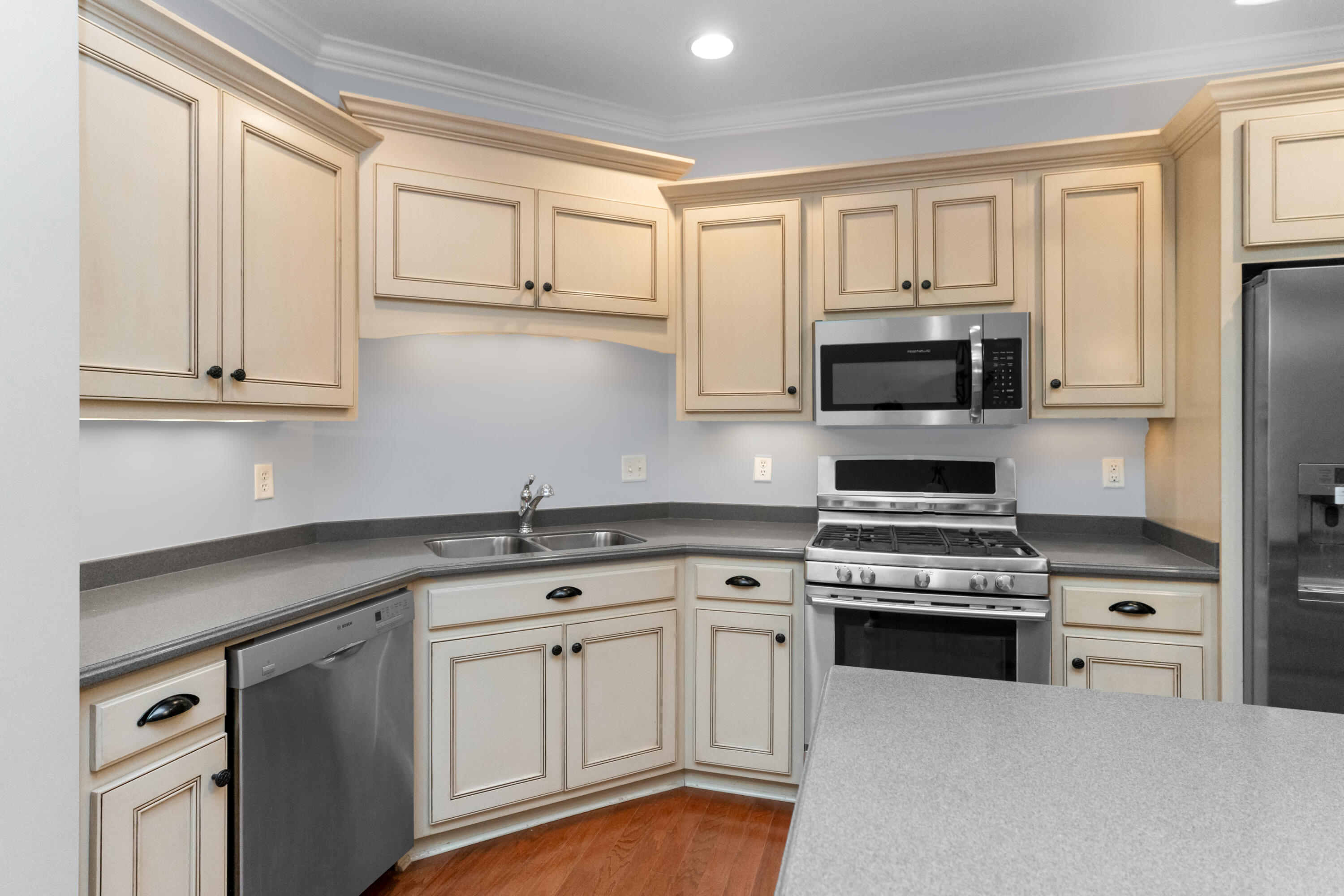 1122 Saddlebrook Drive