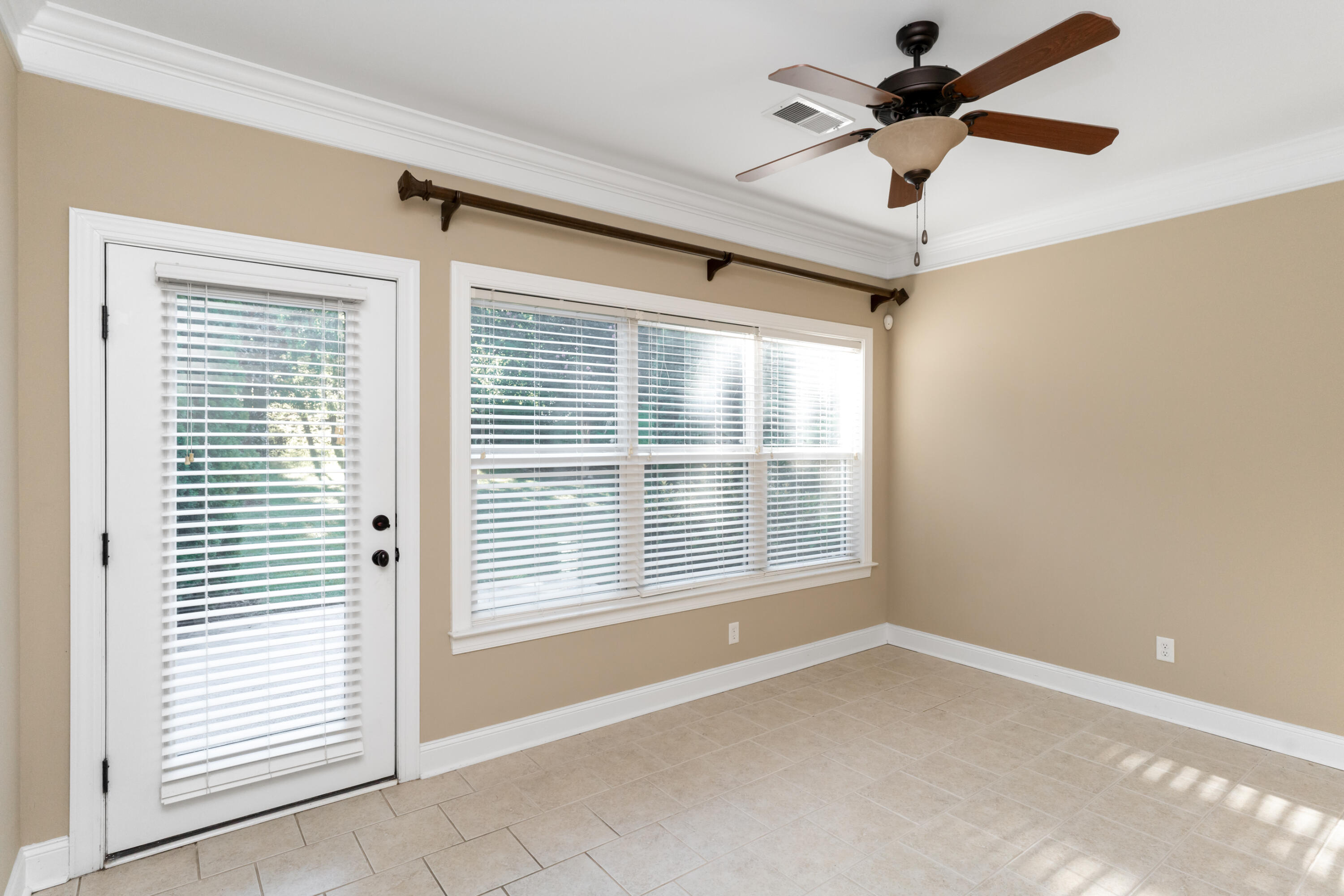 1122 Saddlebrook Drive