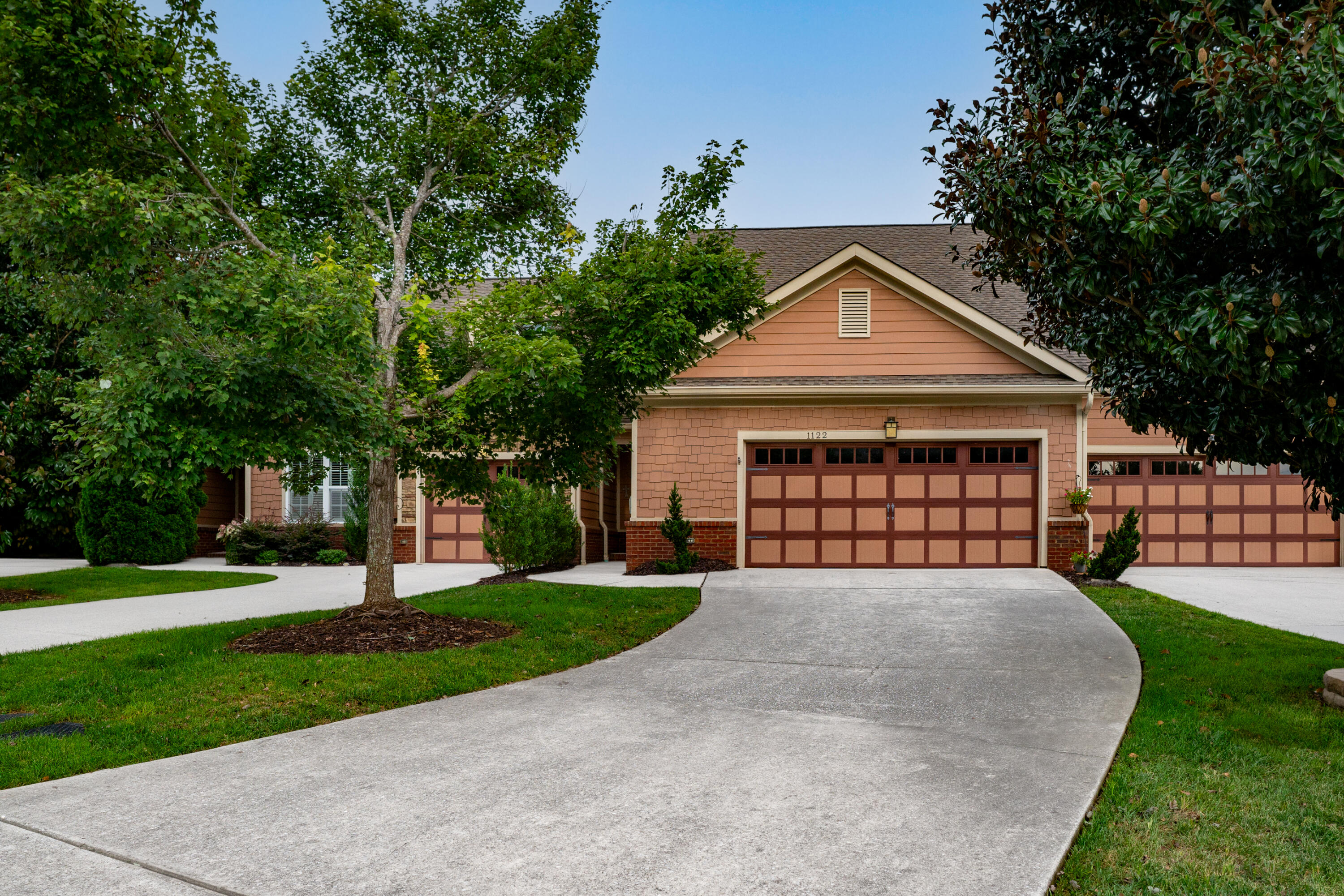 1122 Saddlebrook Drive
