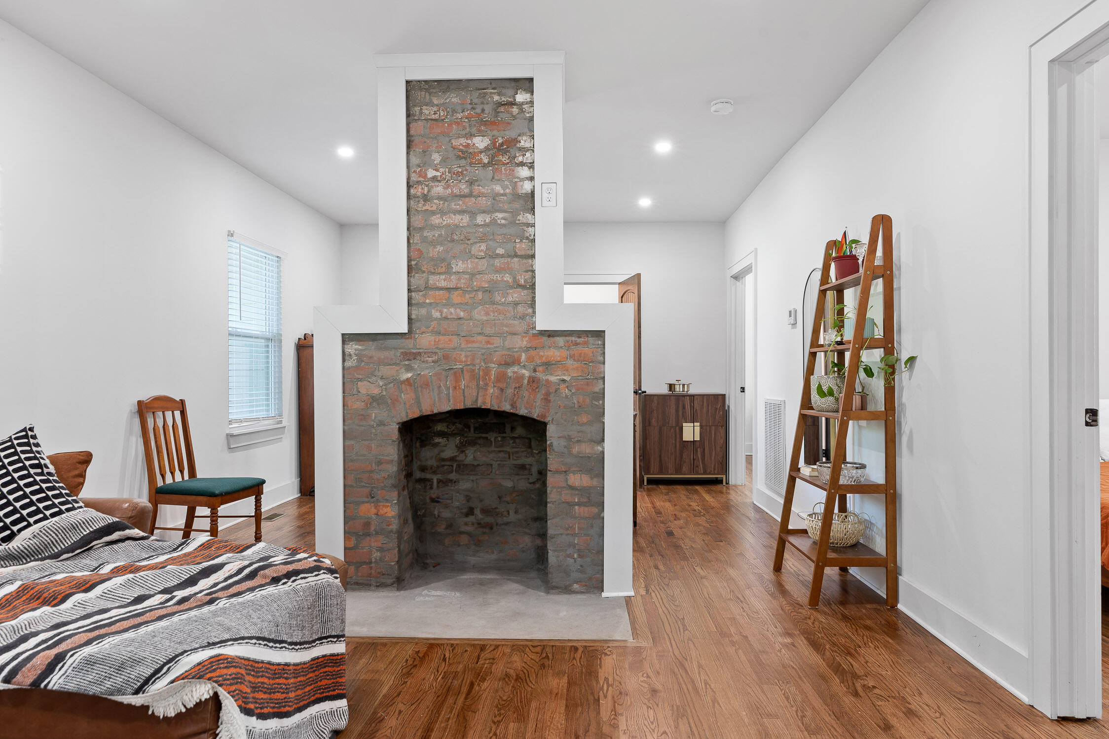 1811 E 4th Street