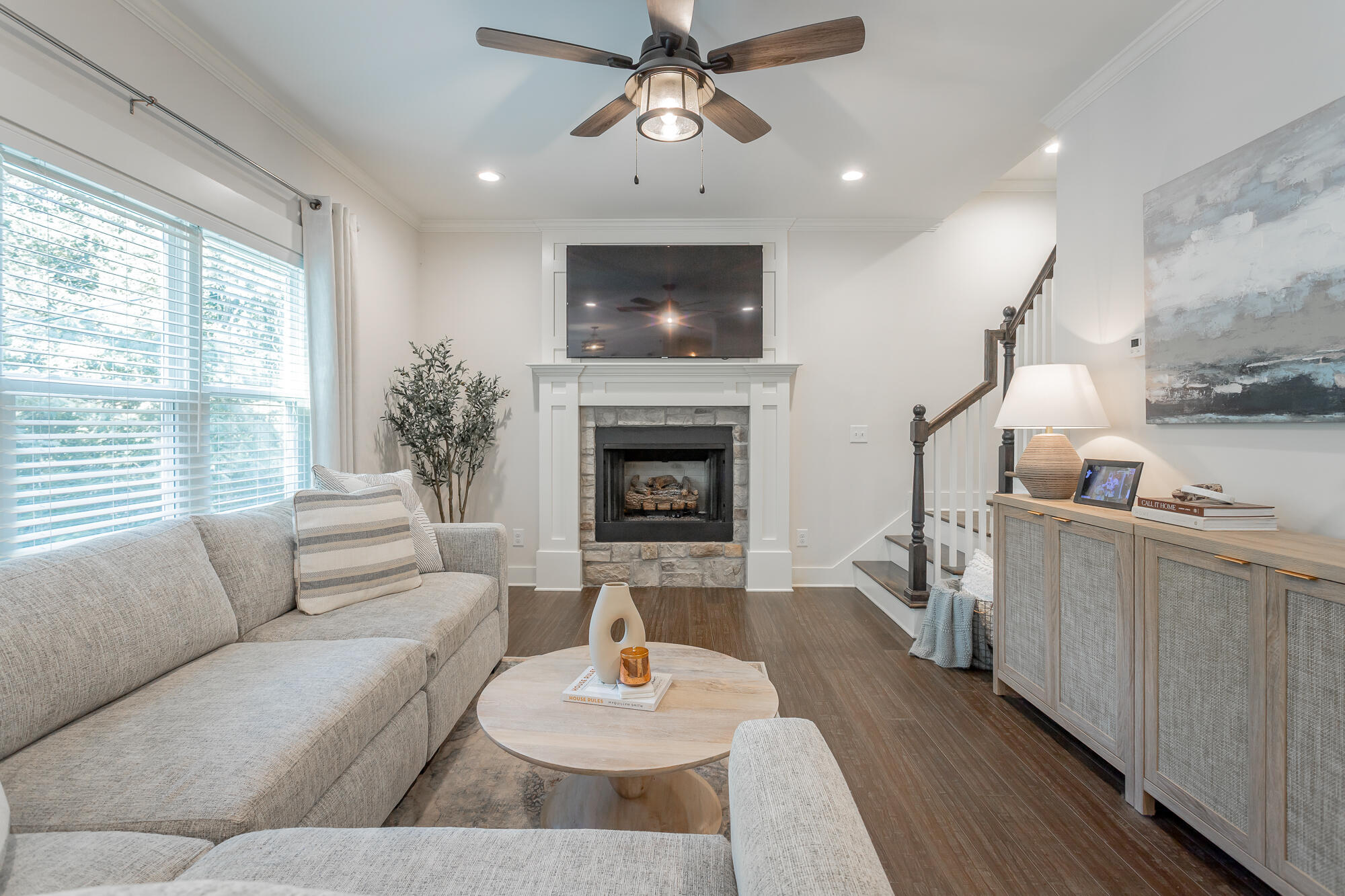 2557 Leaning Tree Lane