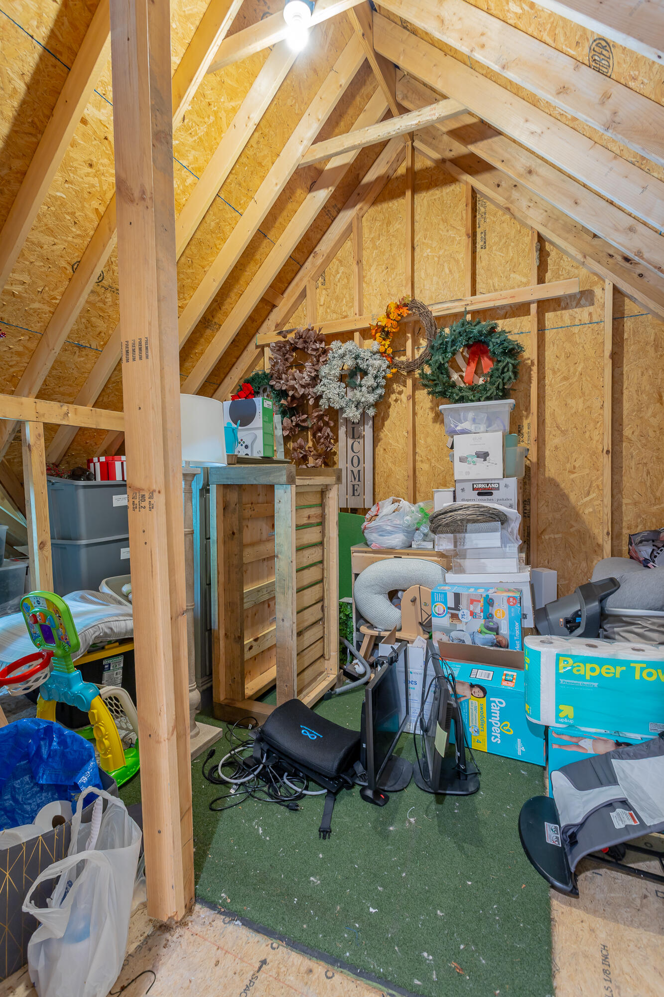 2557 Leaning Tree Lane