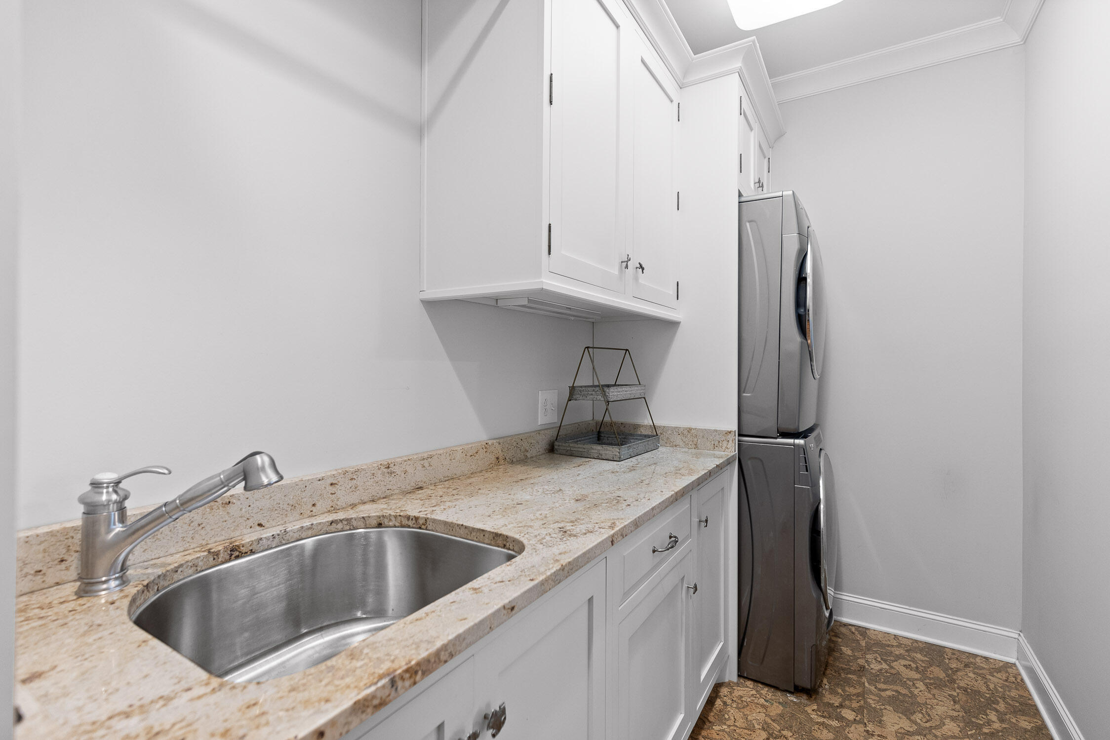 7707 Night Hawk Road