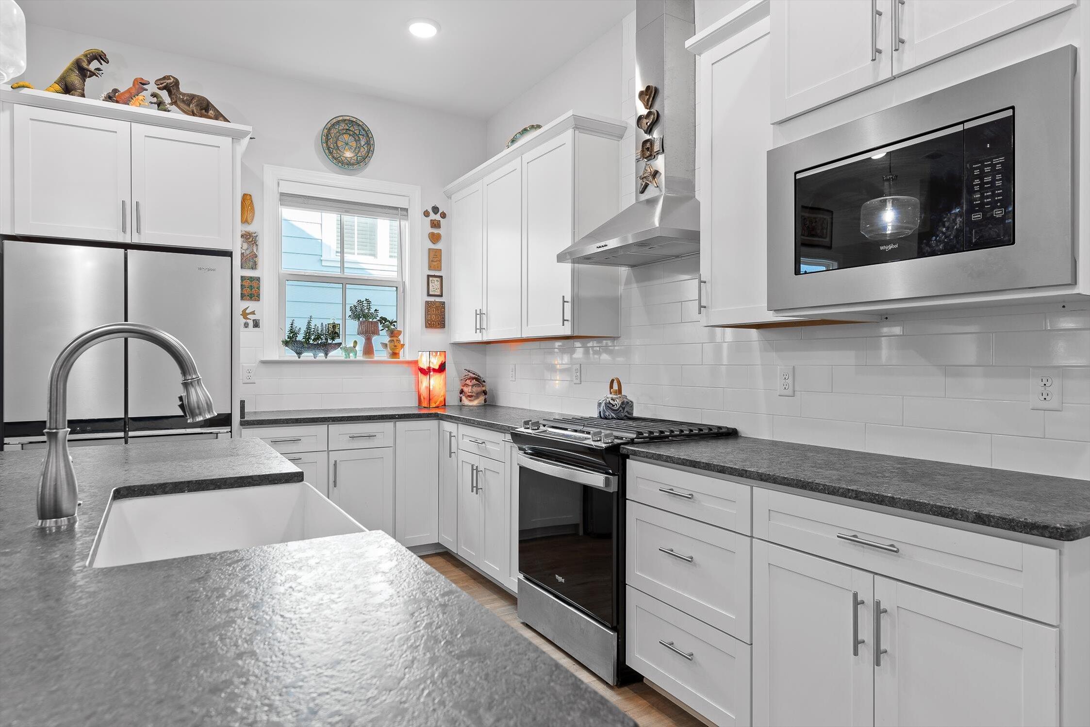 1864 Farmstead Drive