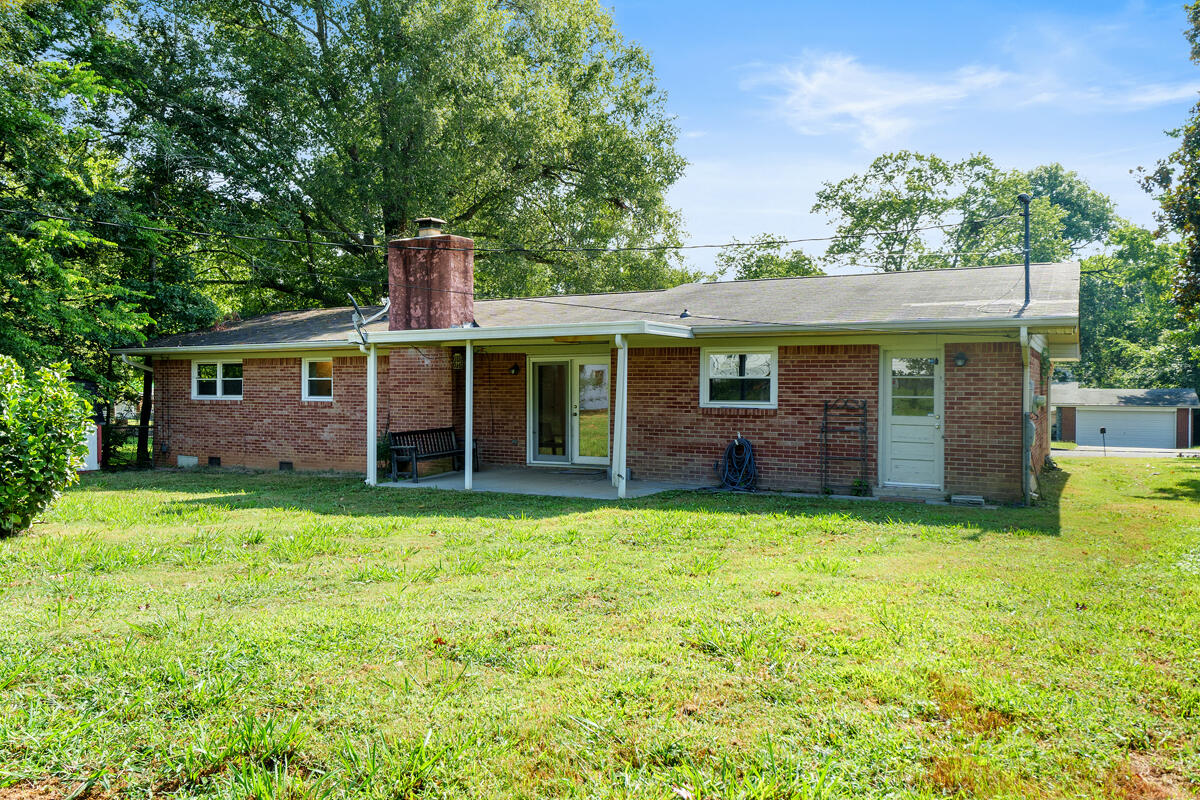 1621 Fernwood Circle