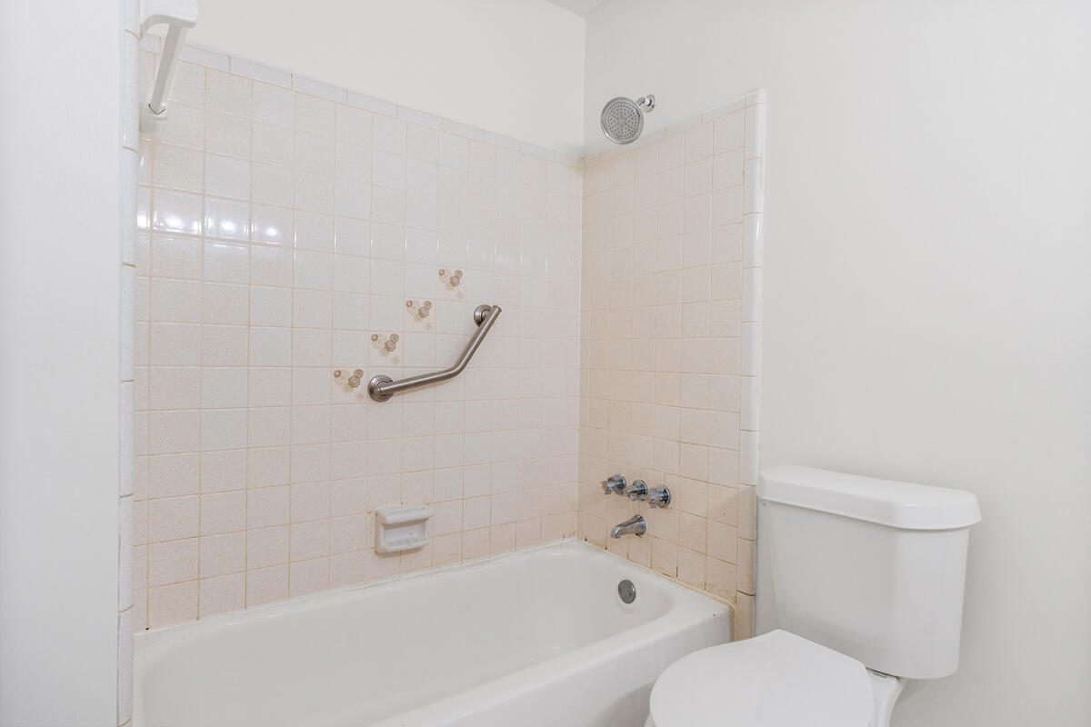1621 Fernwood Circle