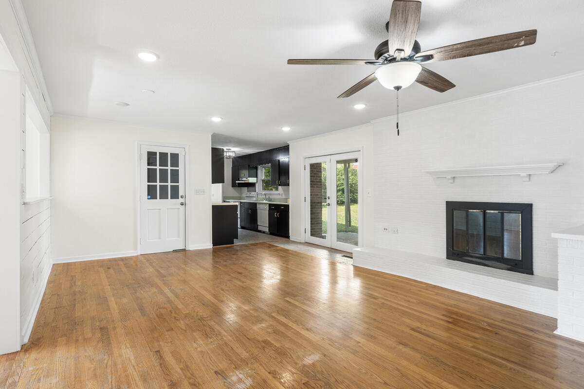 1621 Fernwood Circle