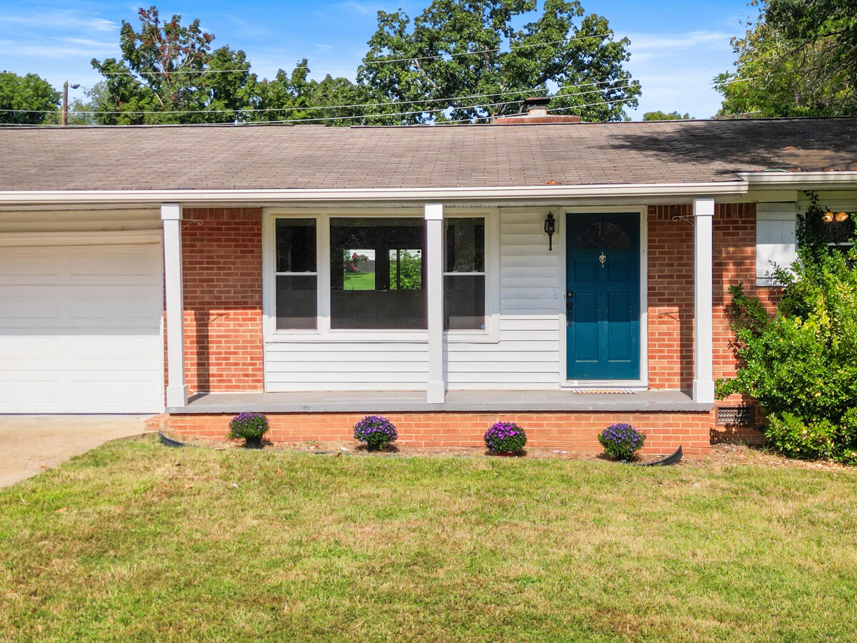 1621 Fernwood Circle