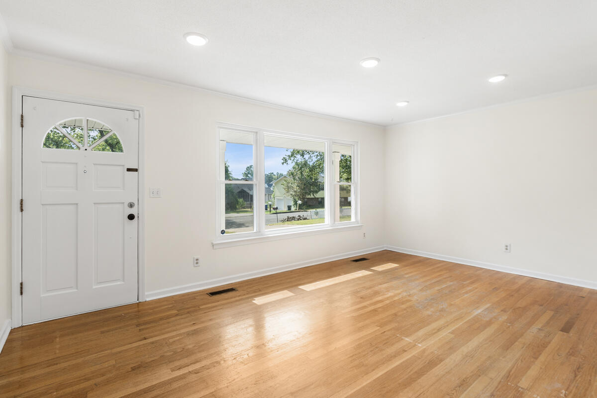 1621 Fernwood Circle