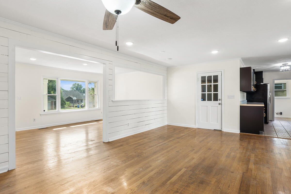 1621 Fernwood Circle