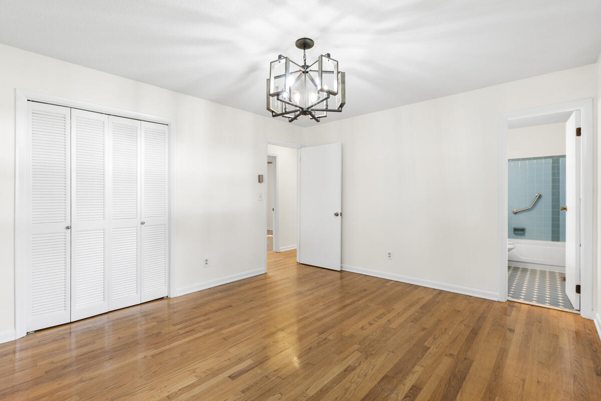 1621 Fernwood Circle