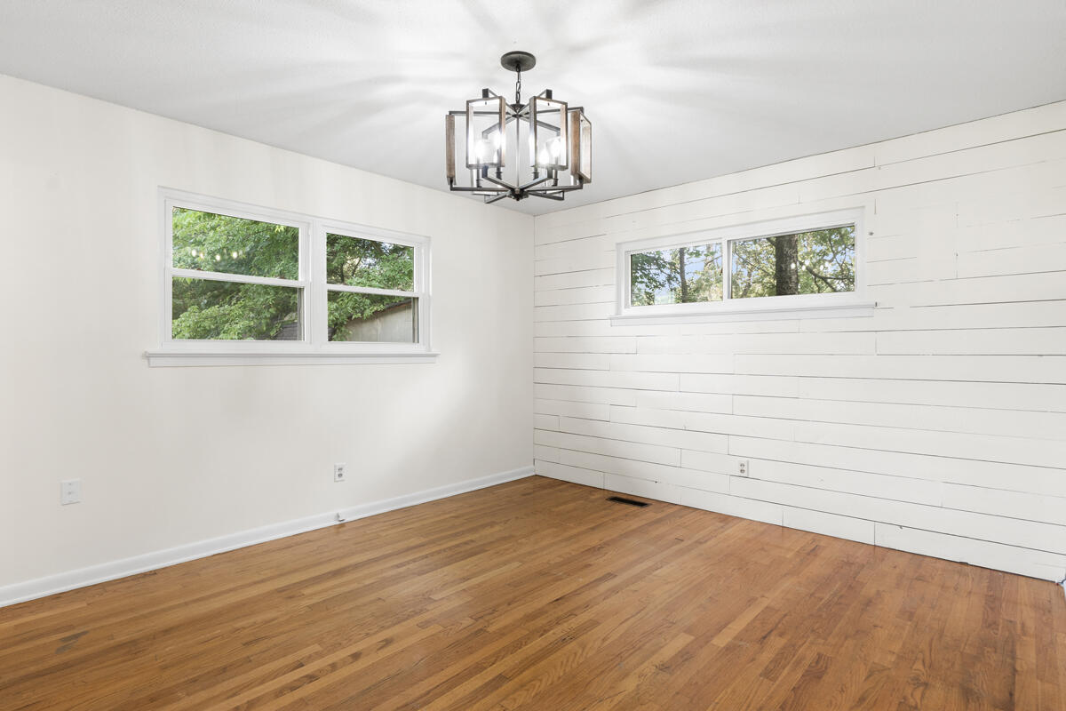 1621 Fernwood Circle