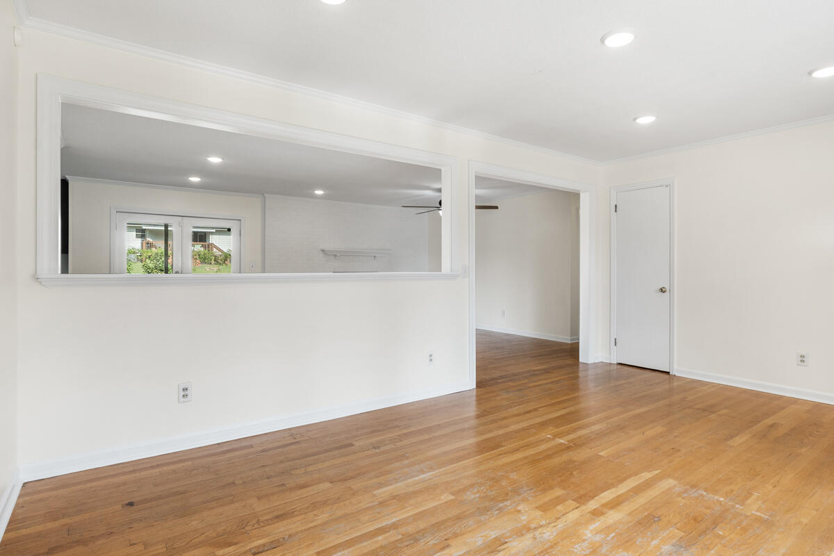 1621 Fernwood Circle