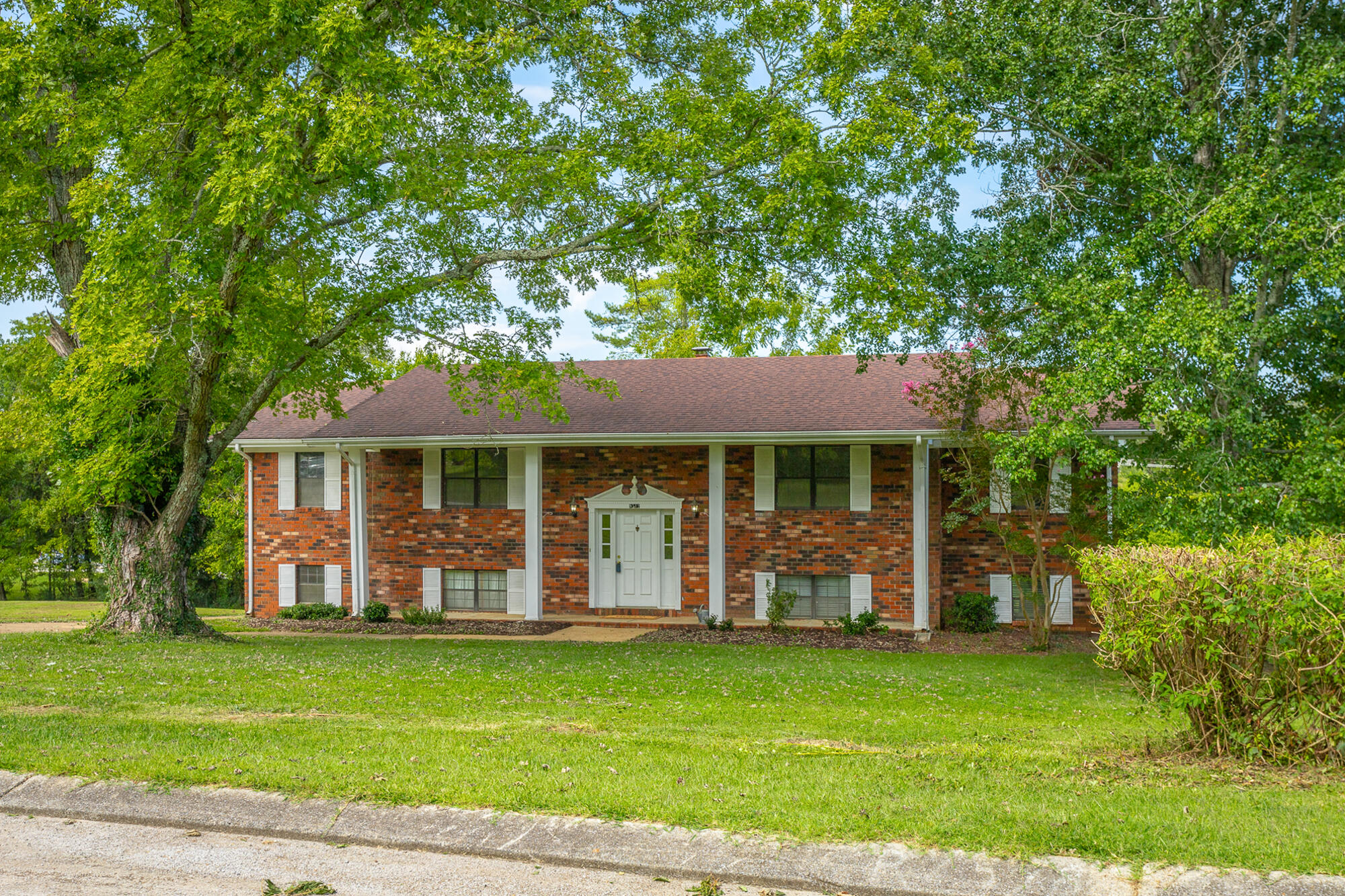9512 Heathwood Drive