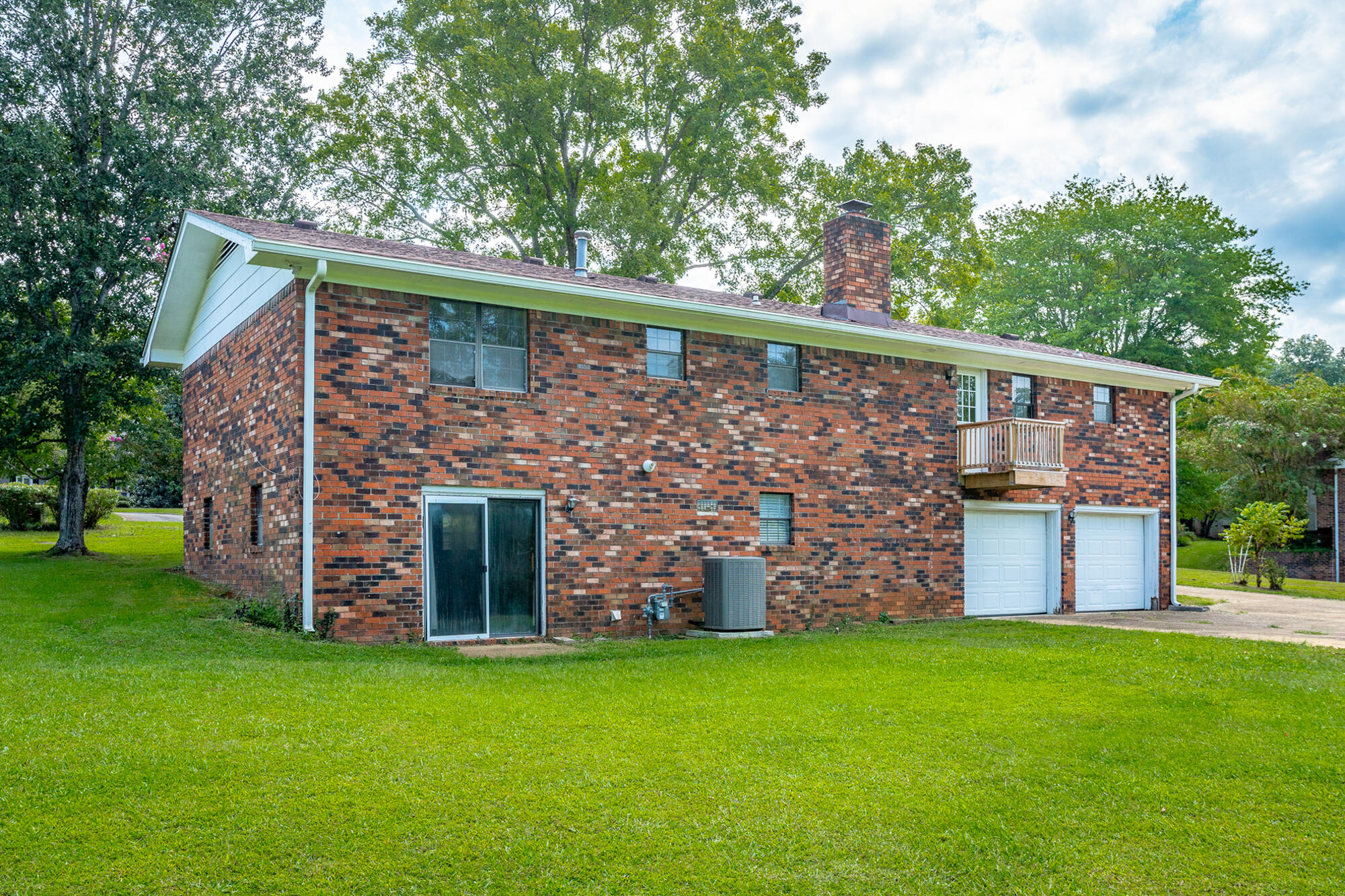 9512 Heathwood Drive