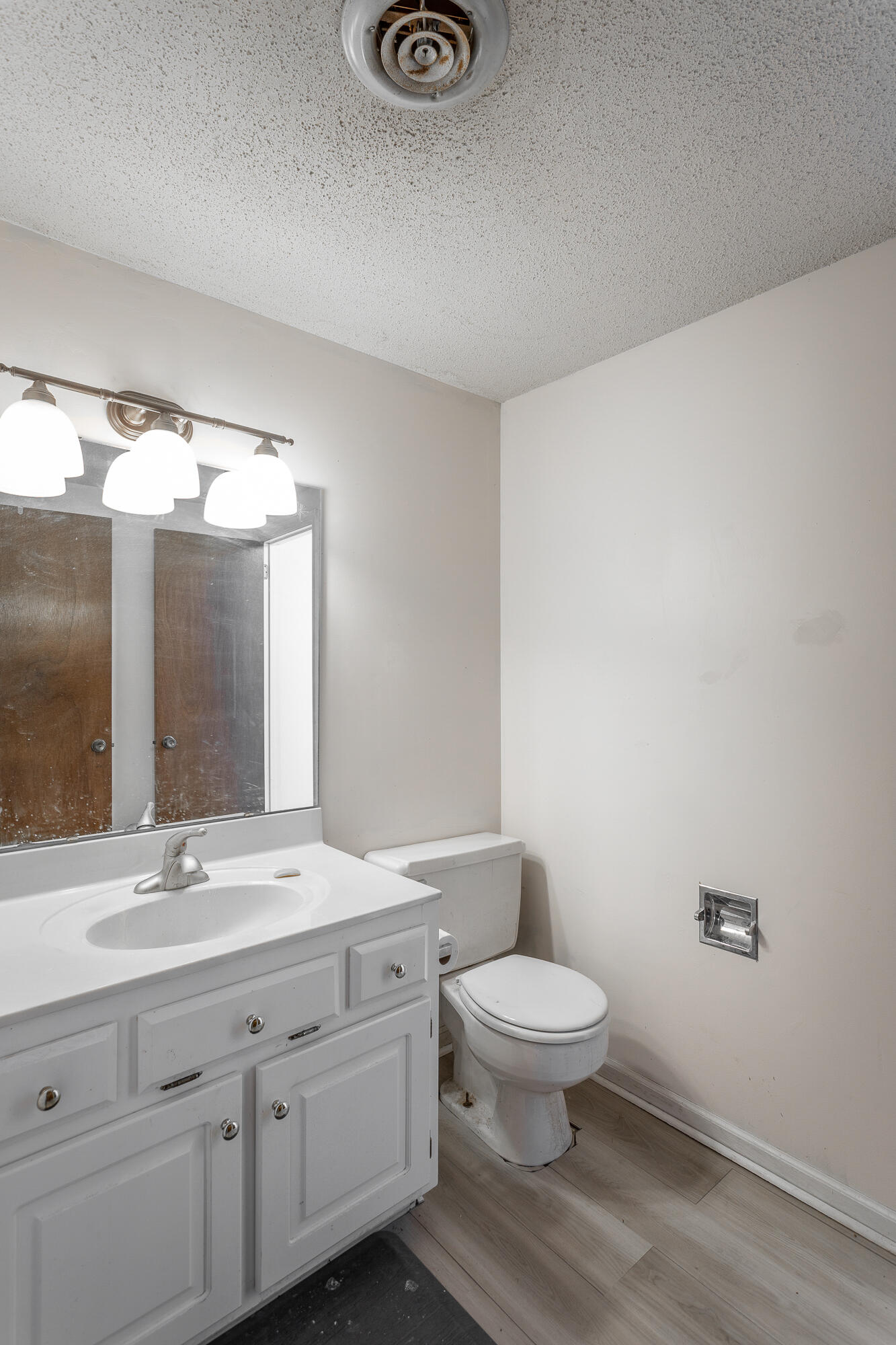 9512 Heathwood Drive