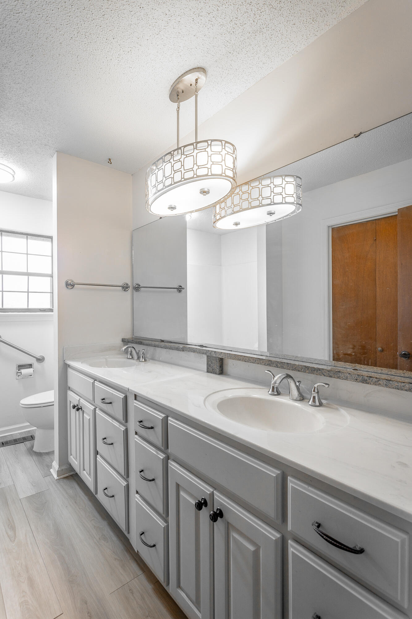 9512 Heathwood Drive