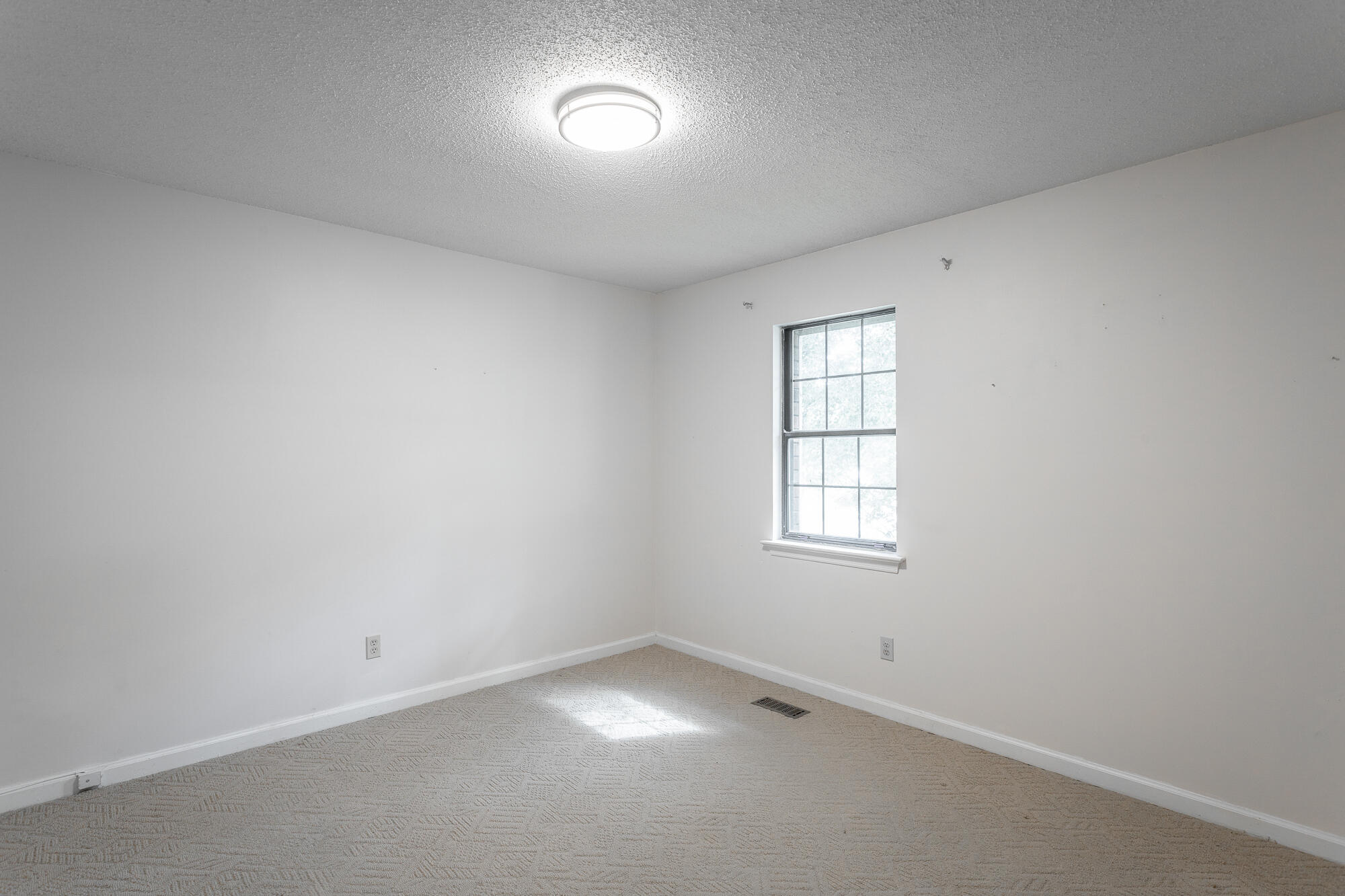 9512 Heathwood Drive