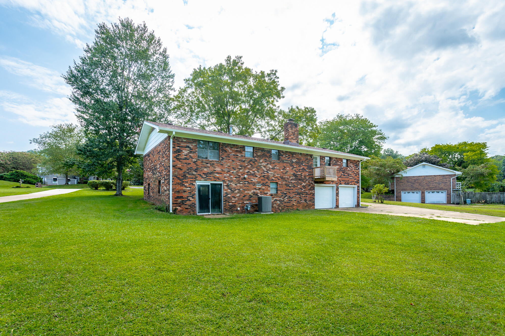 9512 Heathwood Drive