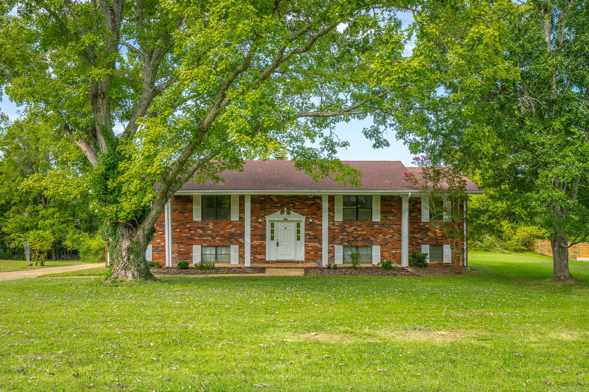 9512 Heathwood Drive