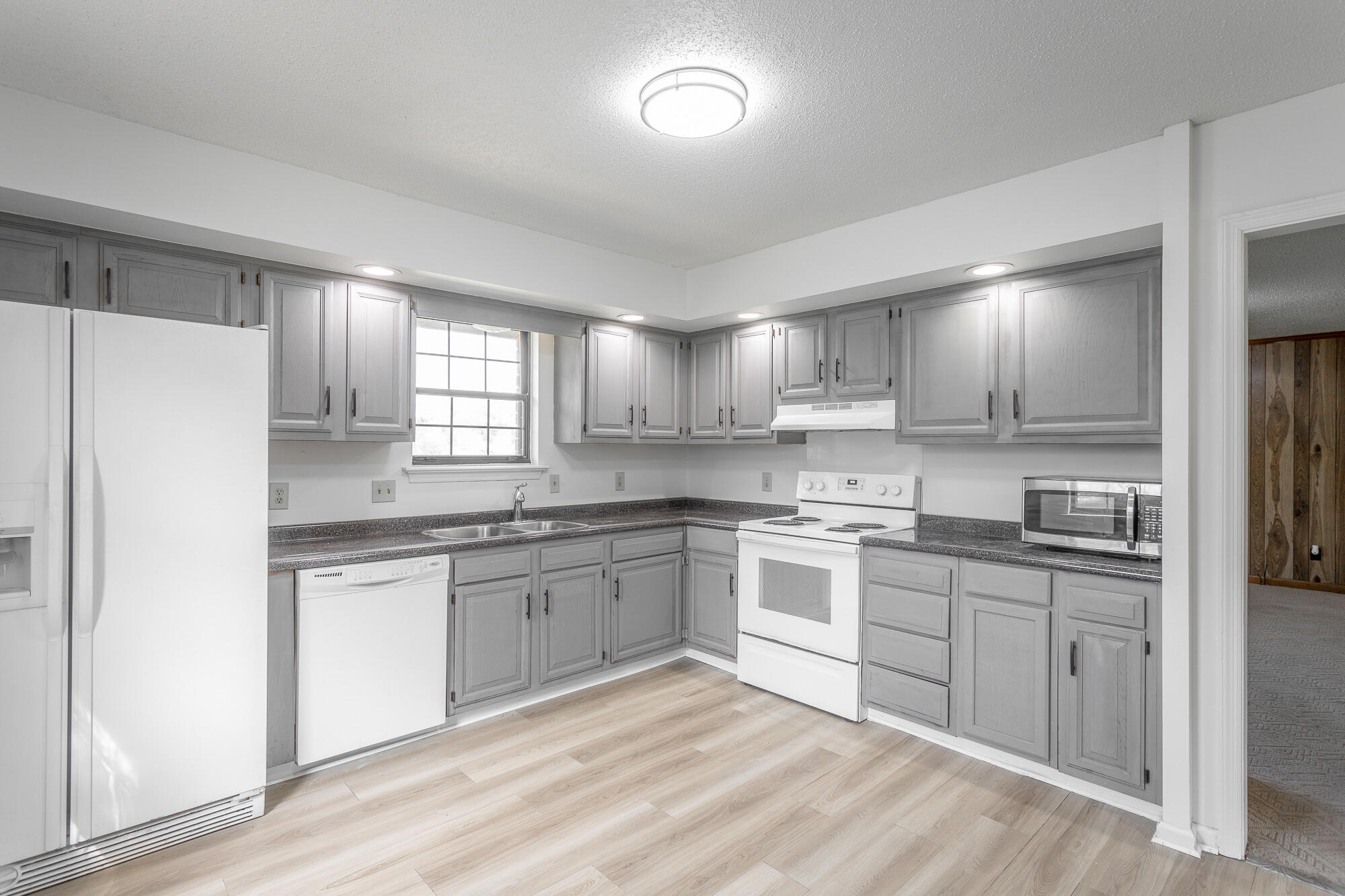 9512 Heathwood Drive