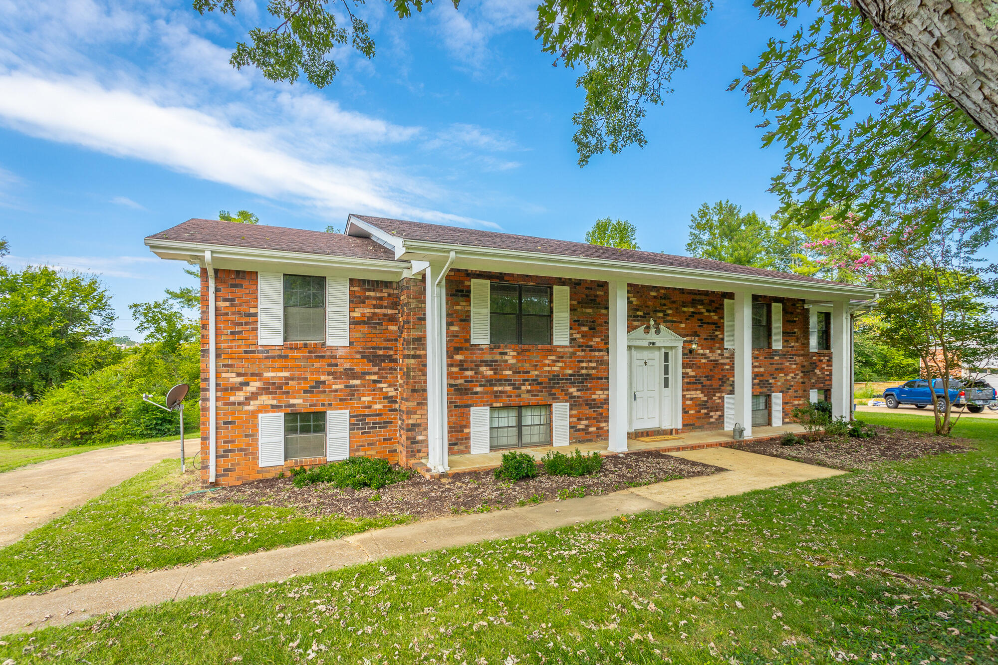 9512 Heathwood Drive
