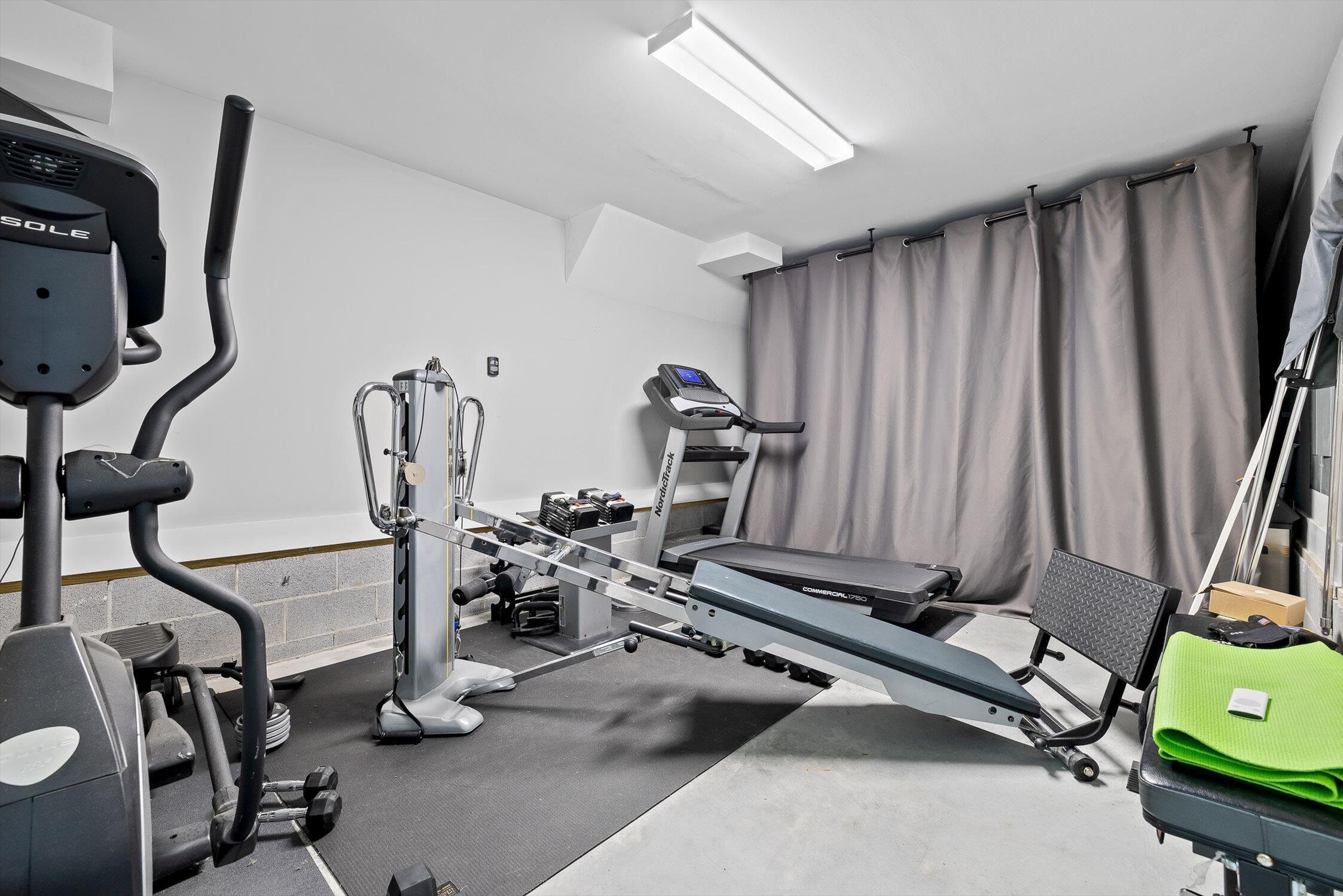 4581 Sailmaker Circle