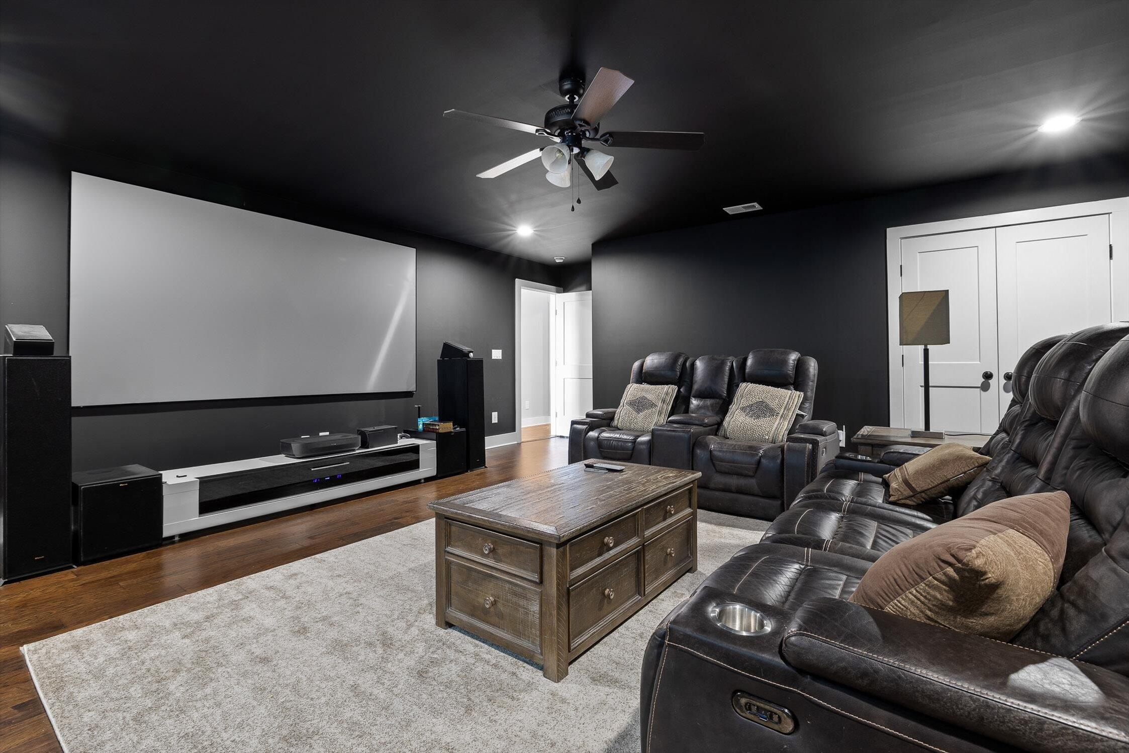 4581 Sailmaker Circle