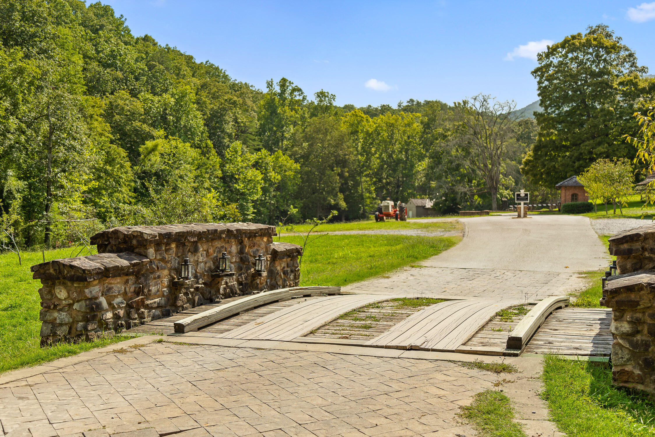 0 Cloudland Trace, 42