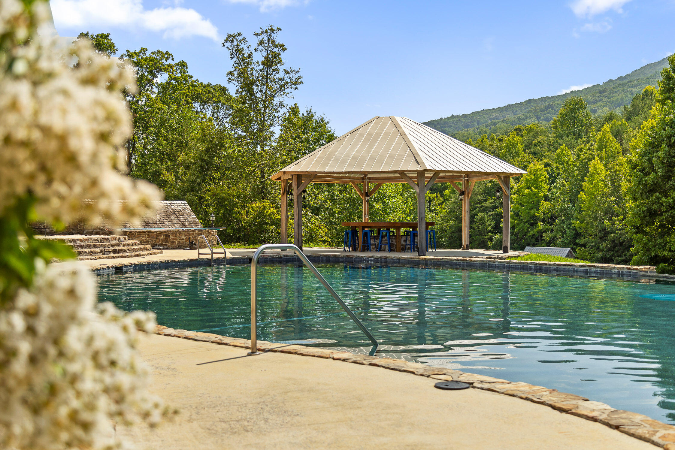 0 Cloudland Trace, 42