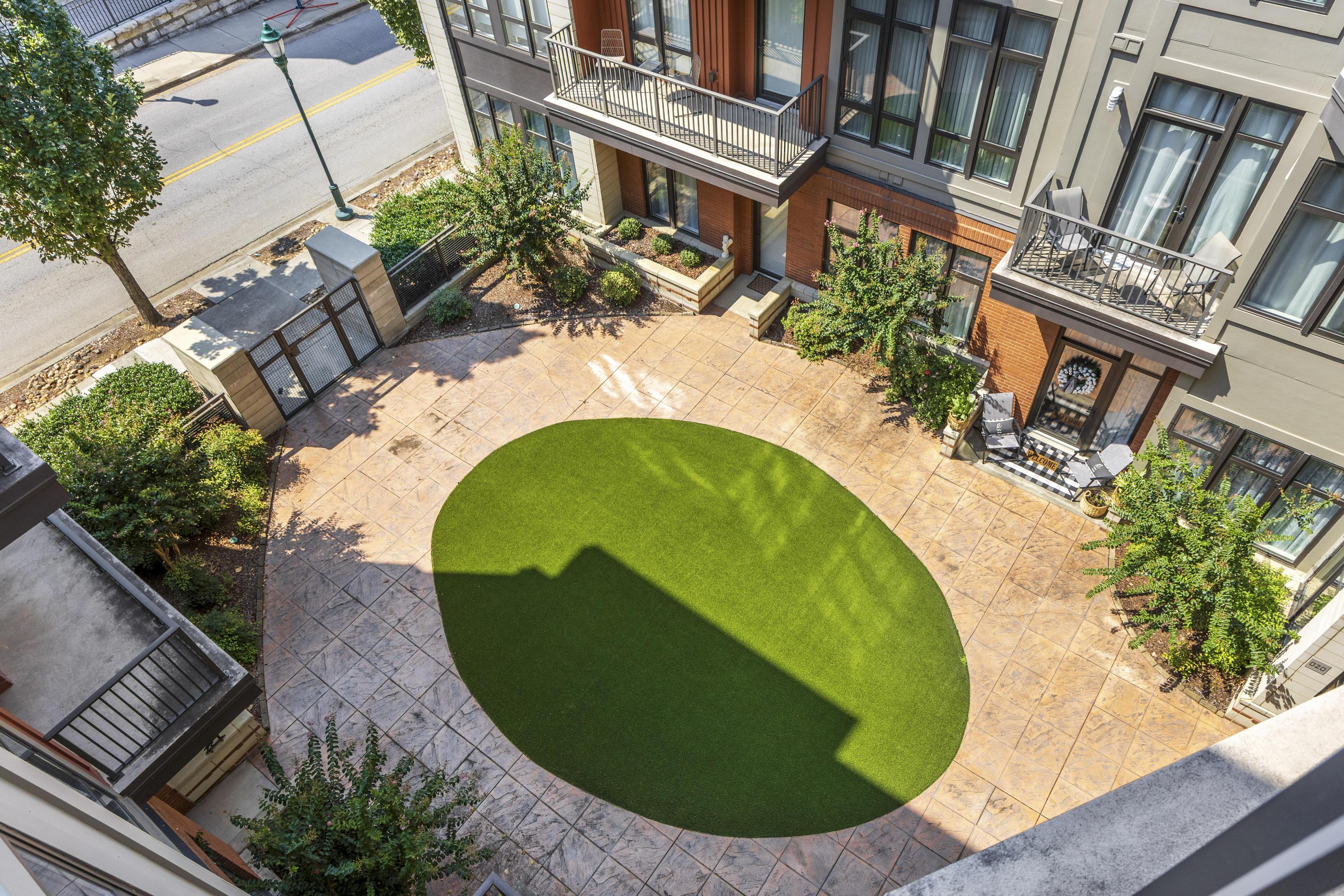 129 Walnut Street, 319