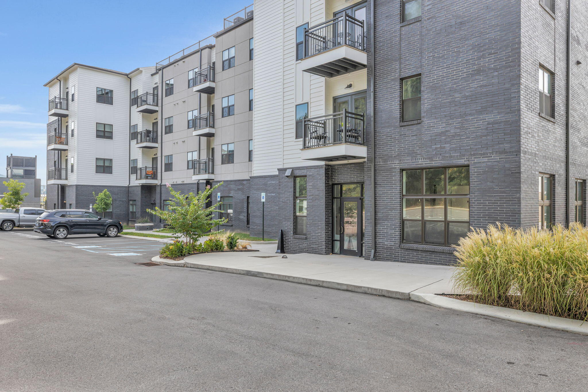 804 Riverfront Parkway, 310