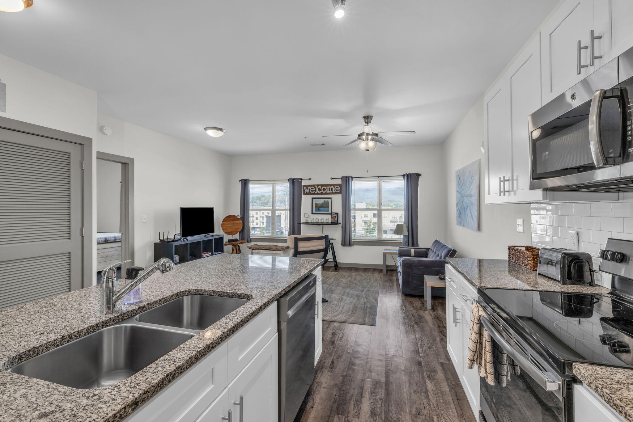 804 Riverfront Parkway, 310