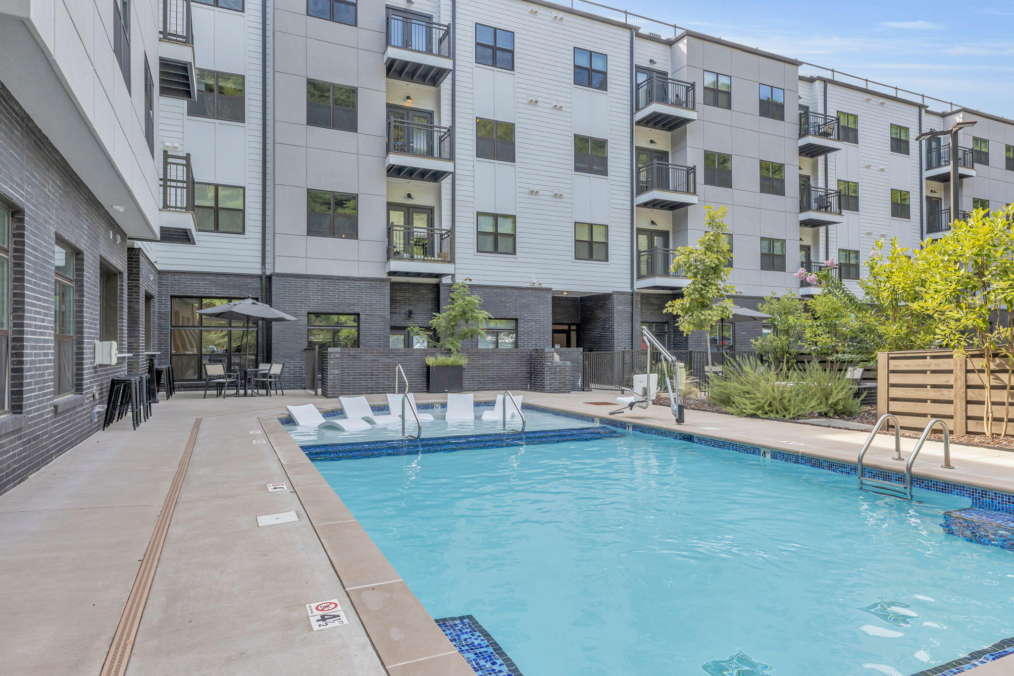 804 Riverfront Parkway, 310