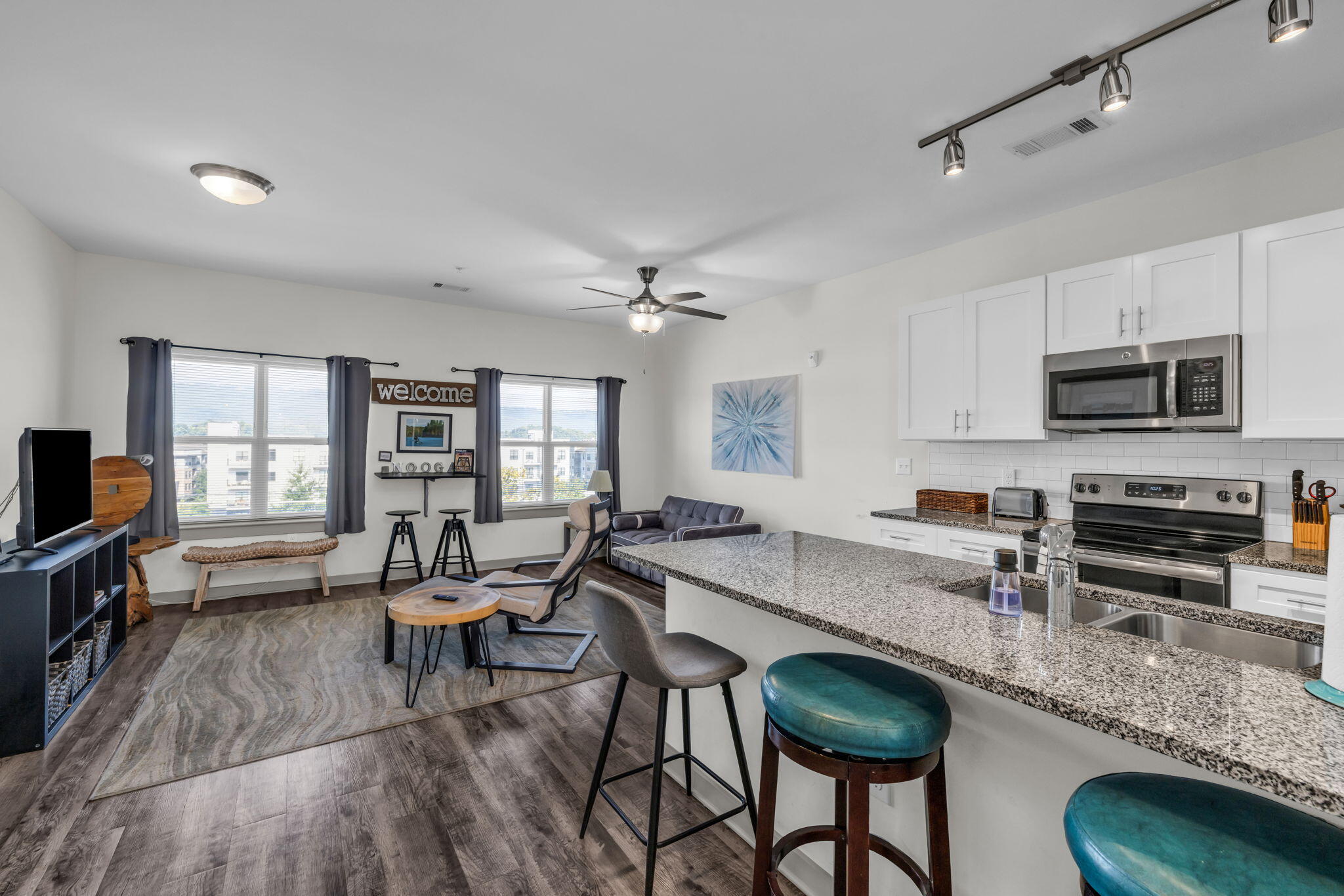 804 Riverfront Parkway, 310