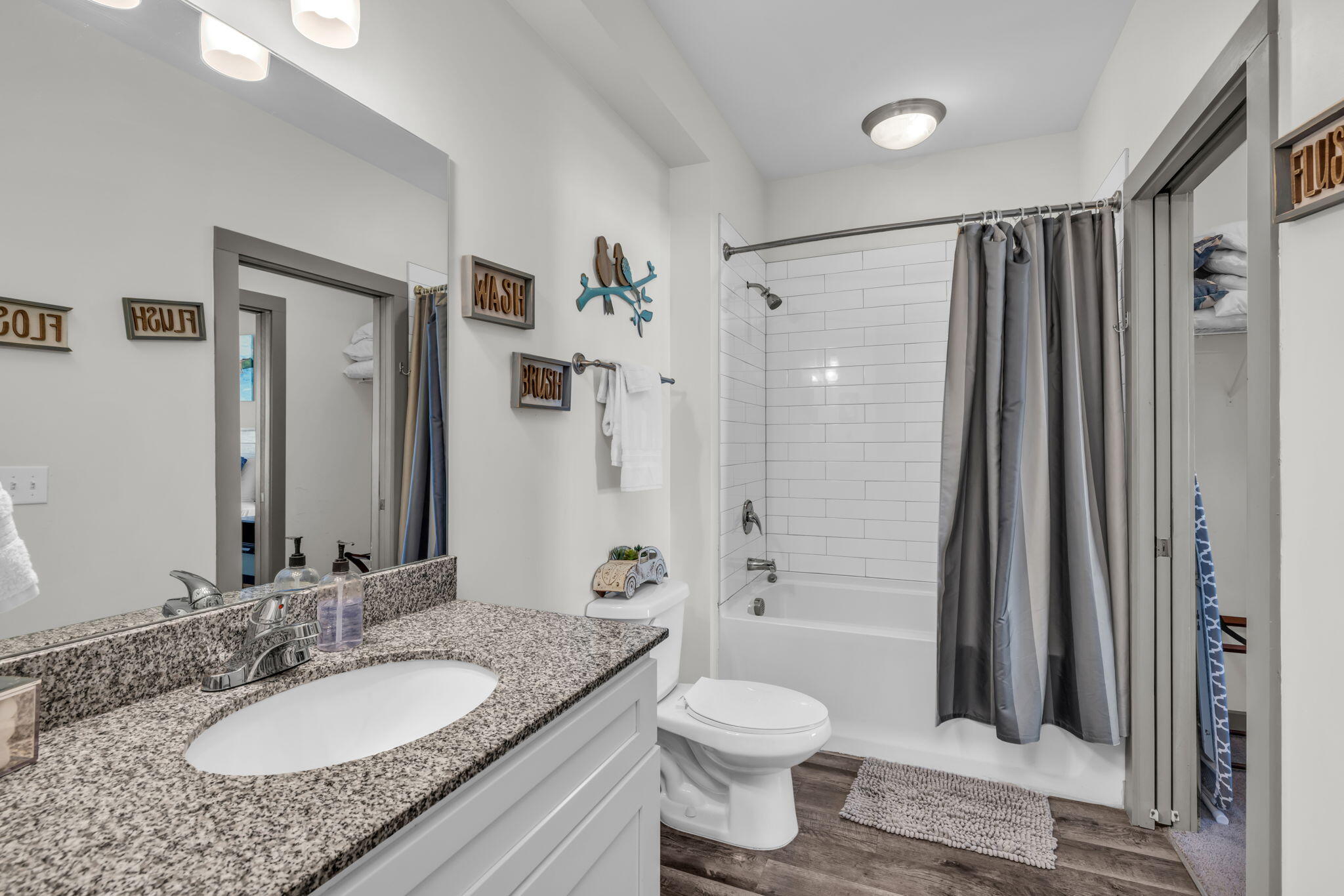 804 Riverfront Parkway, 310