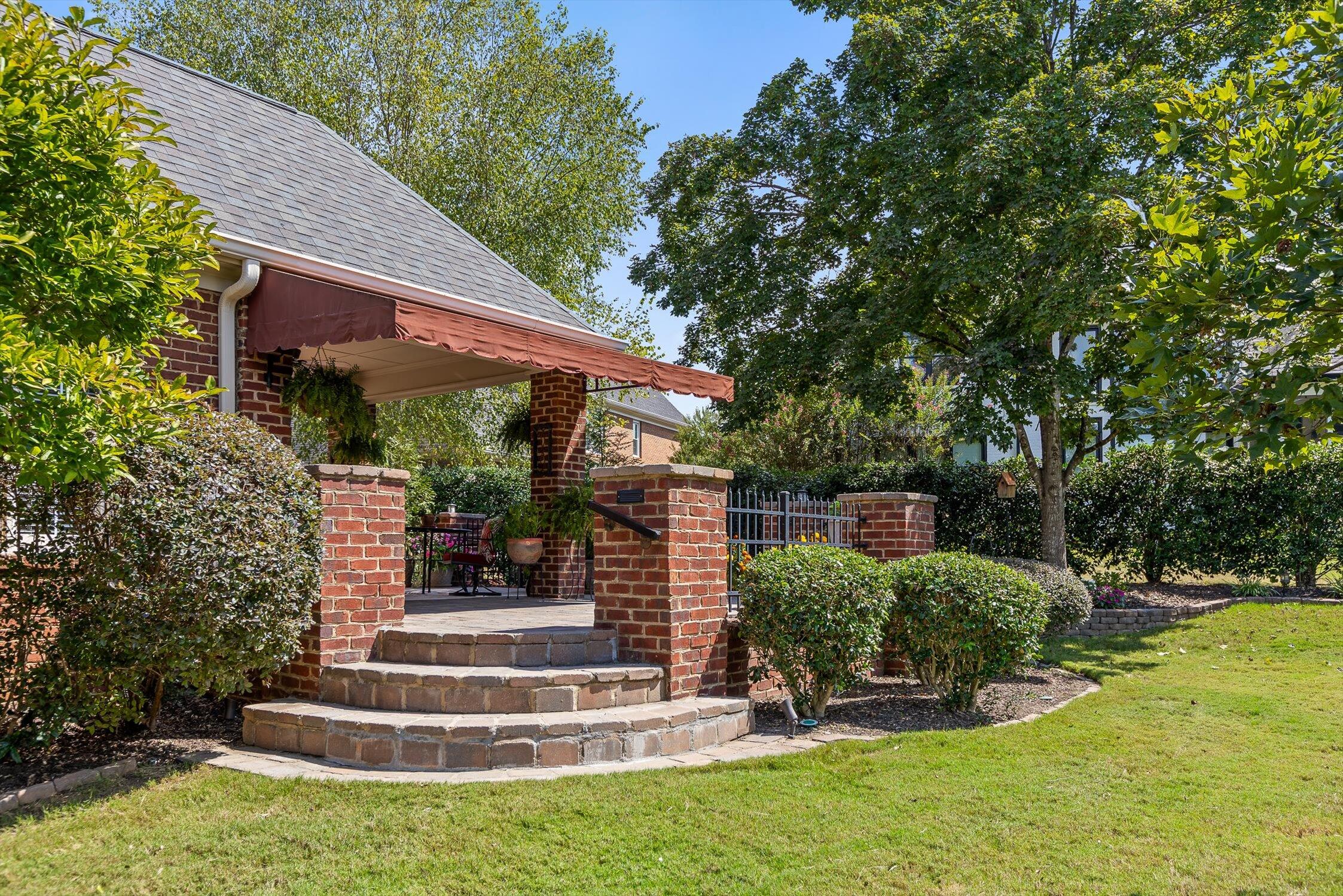 302 Willow Glen Road