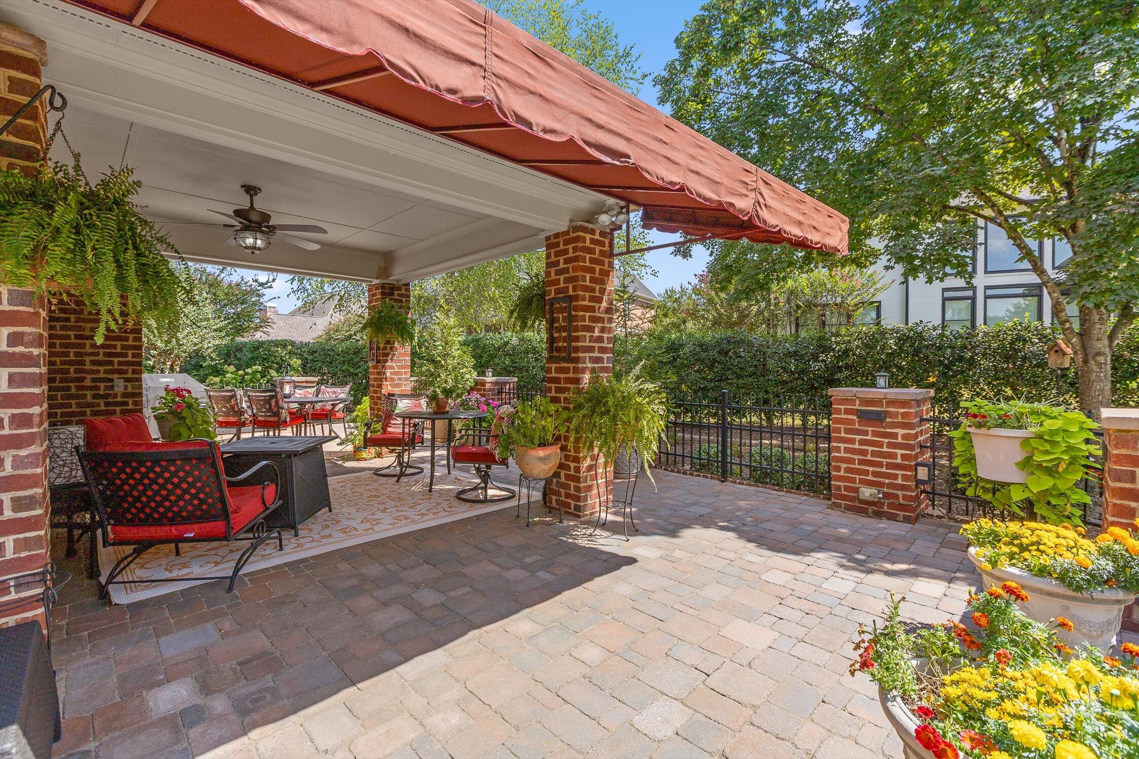 302 Willow Glen Road