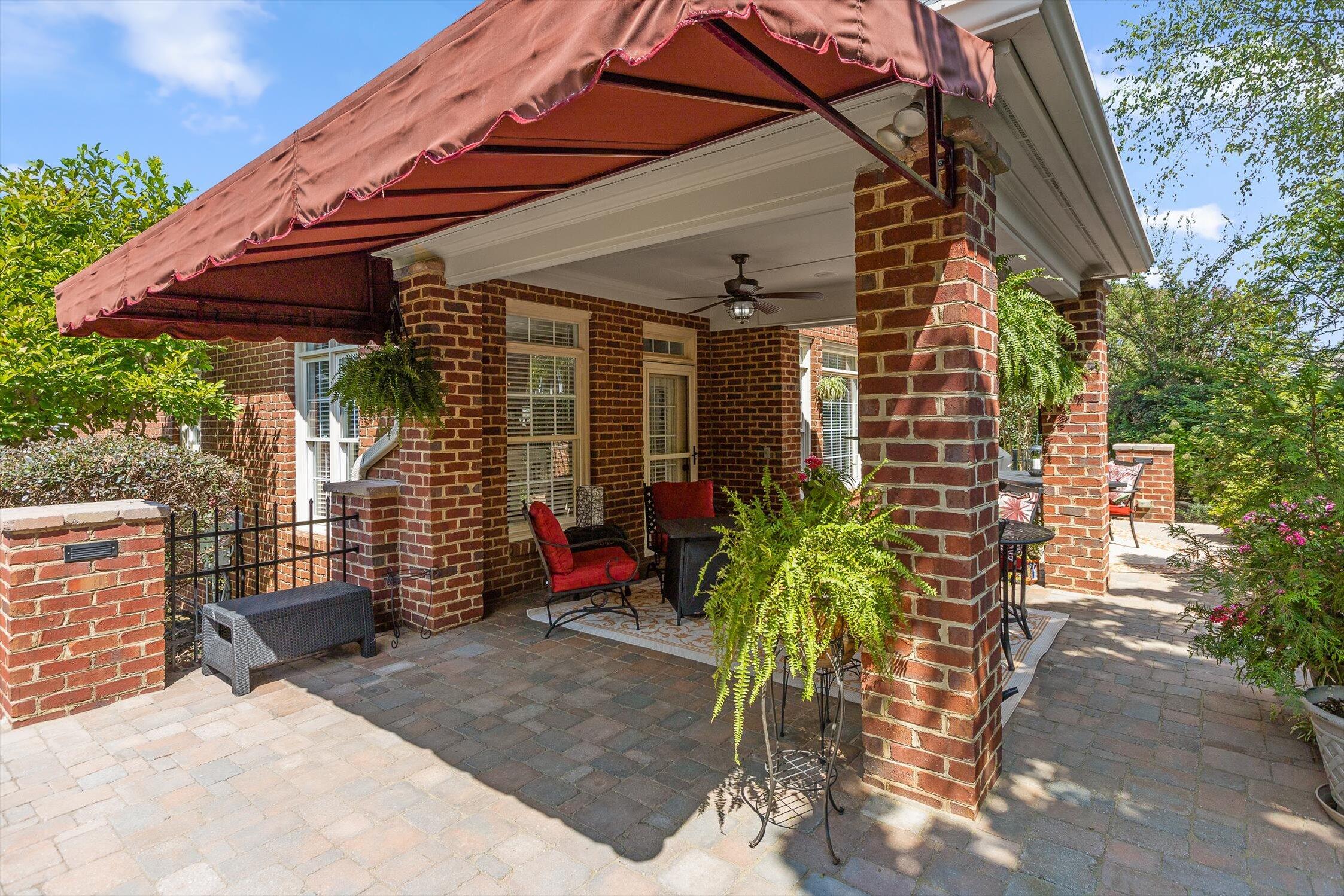 302 Willow Glen Road