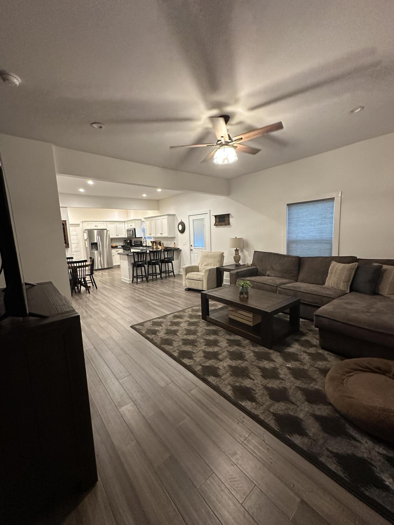 915 Old State Highway 8