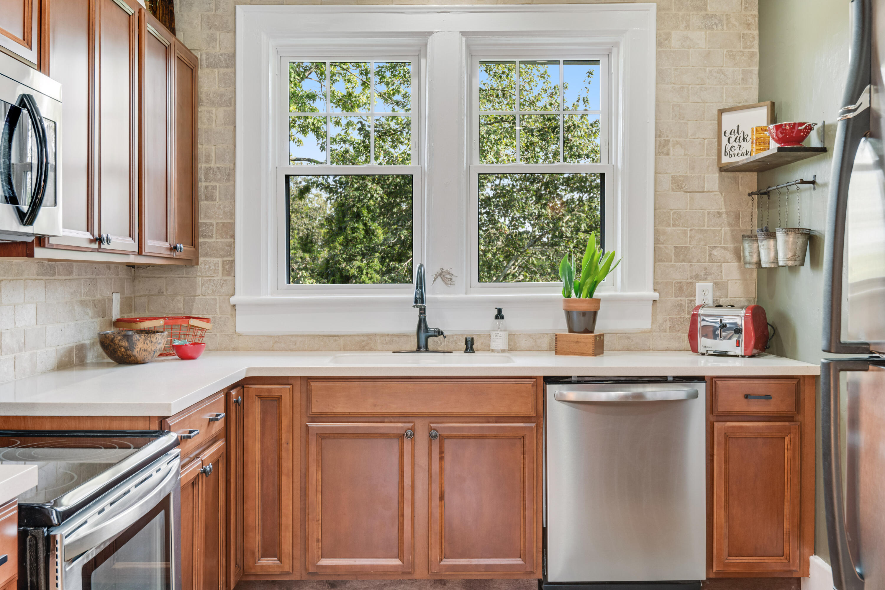 3406 Alta Vista Drive