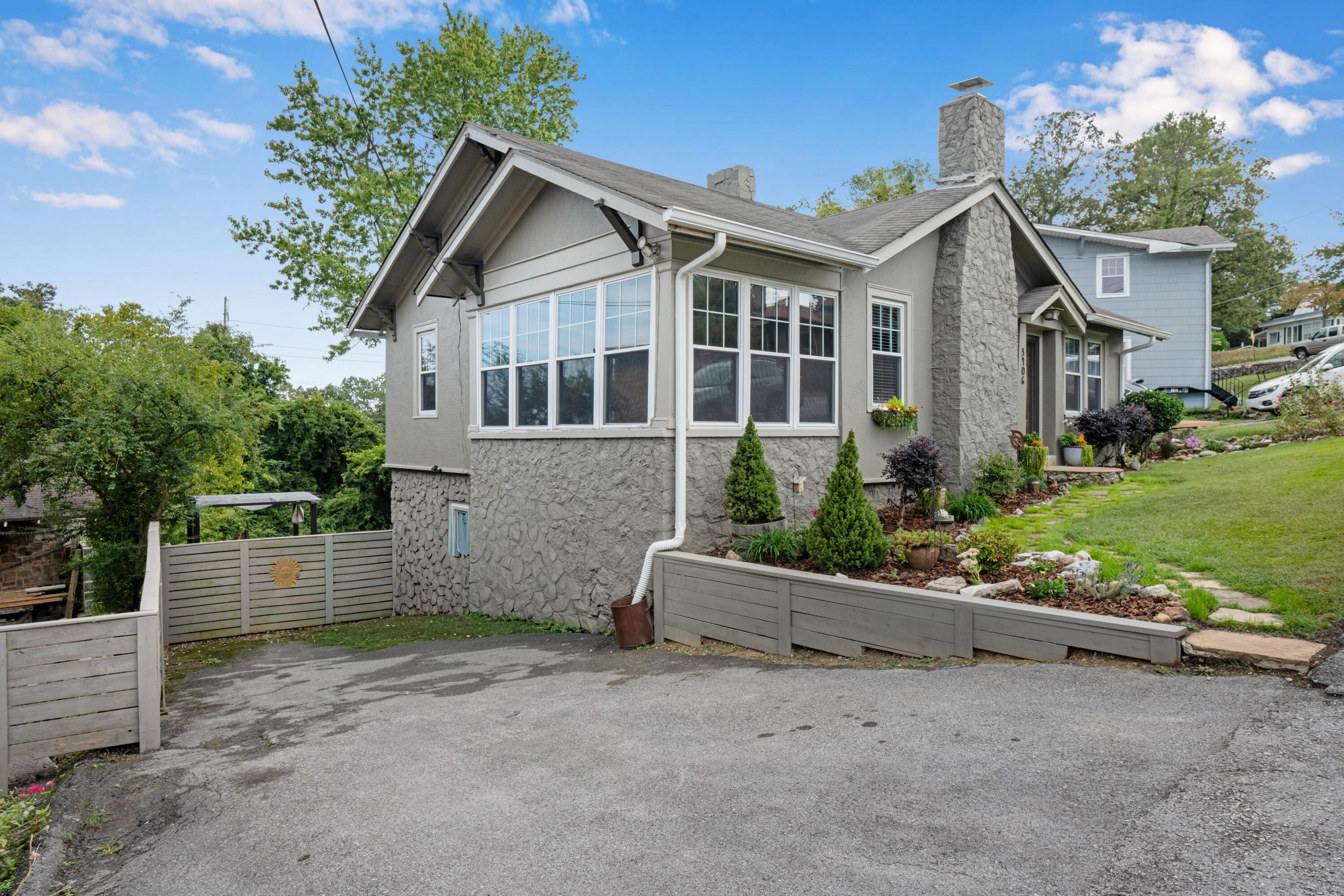 3406 Alta Vista Drive