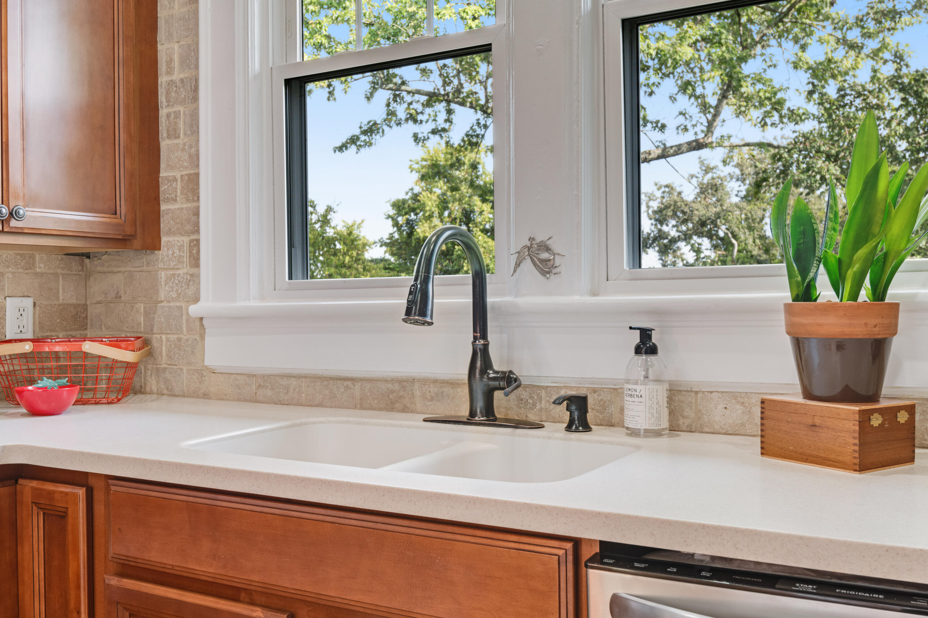 3406 Alta Vista Drive