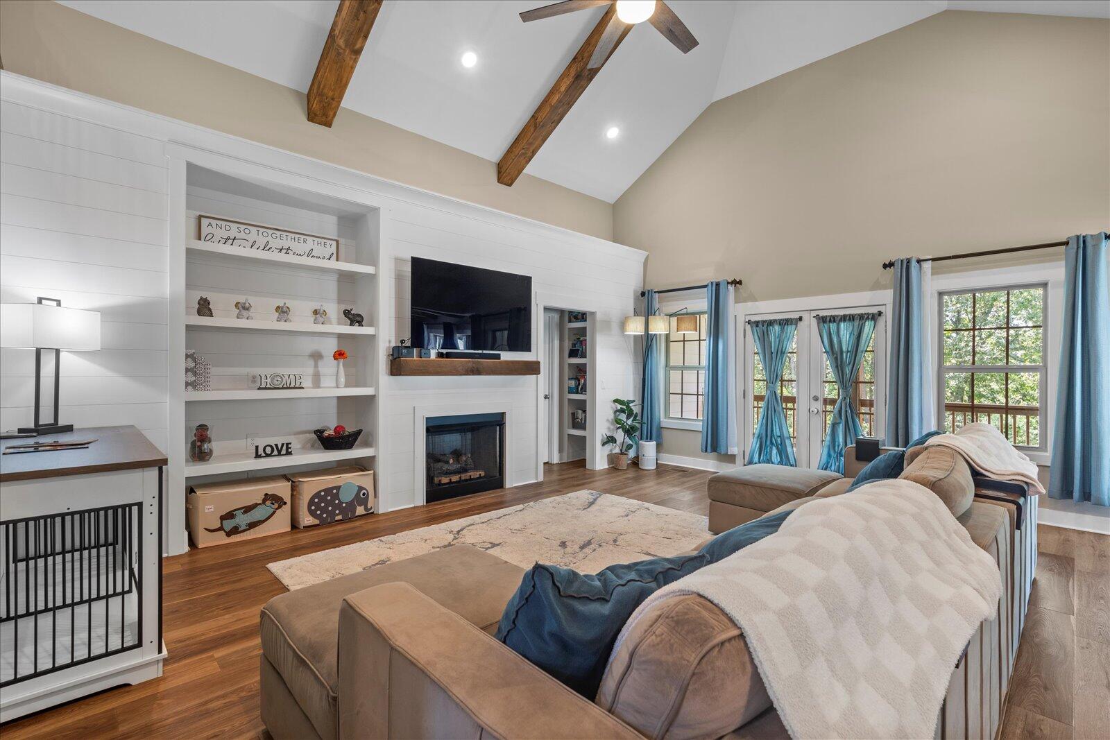 9124 White Ash Drive