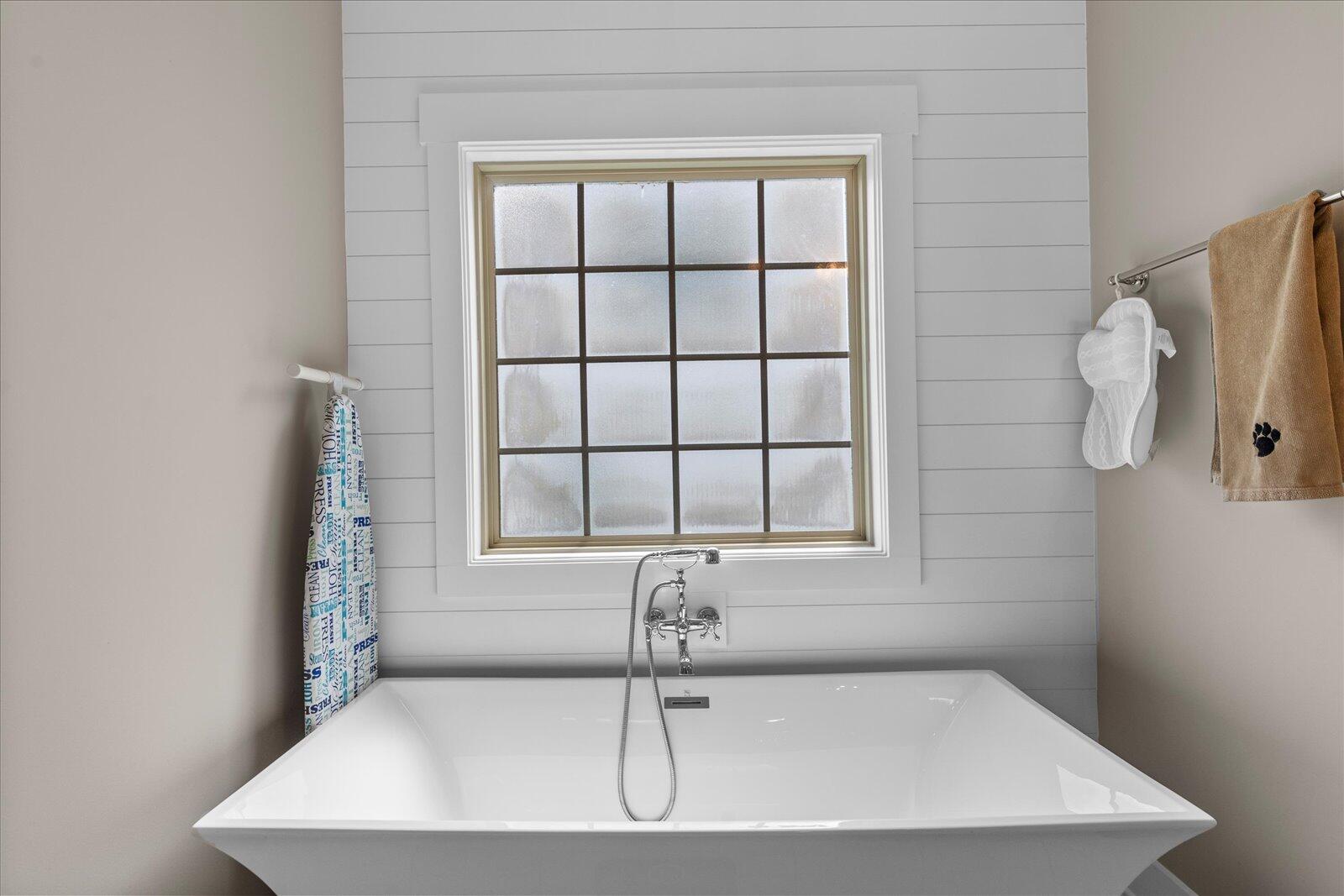 9124 White Ash Drive