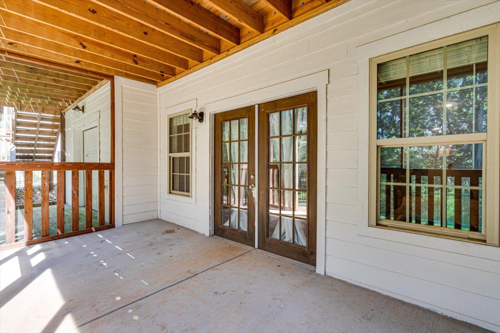 9124 White Ash Drive