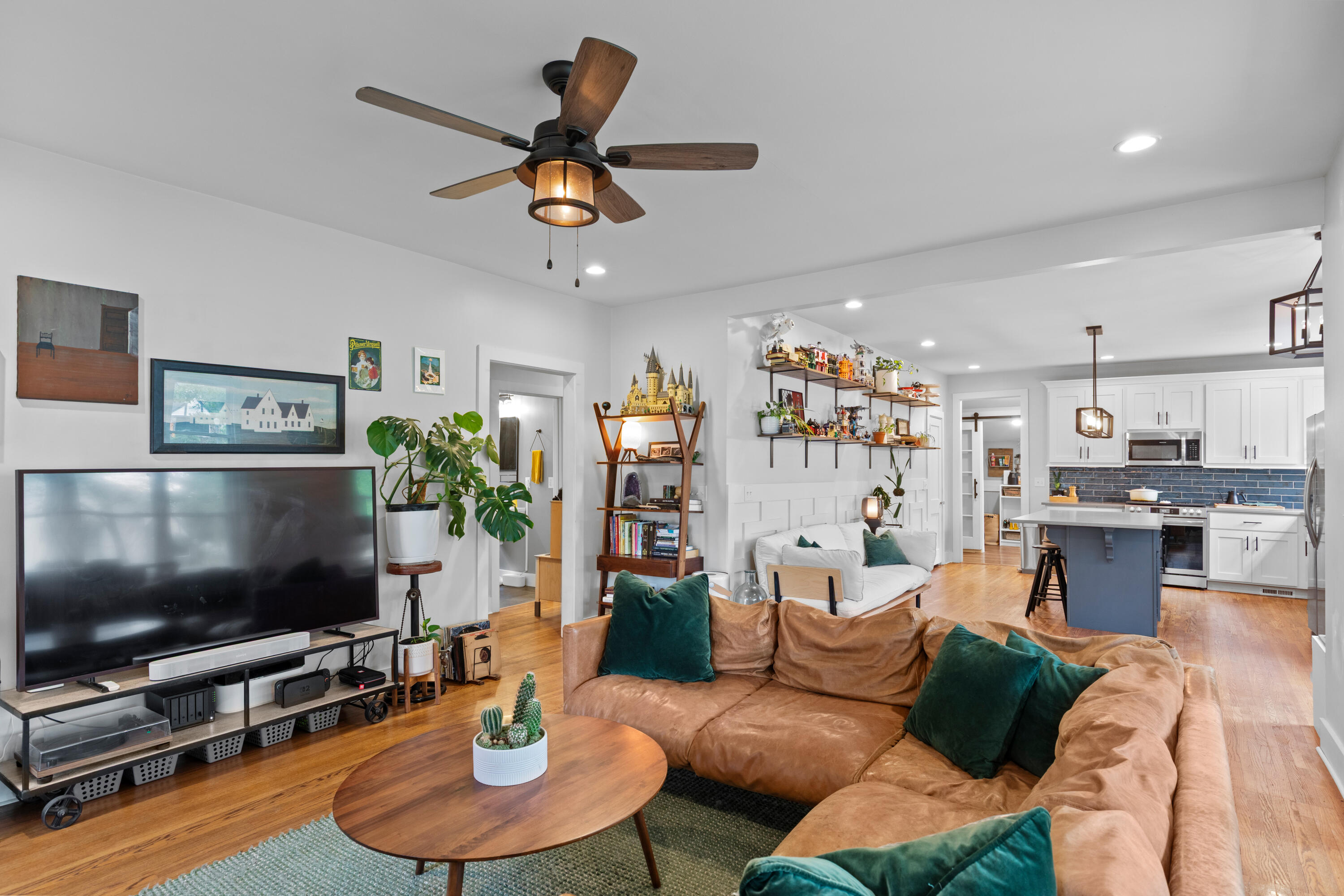 222 Eveningside Drive, 26 & Pt 27