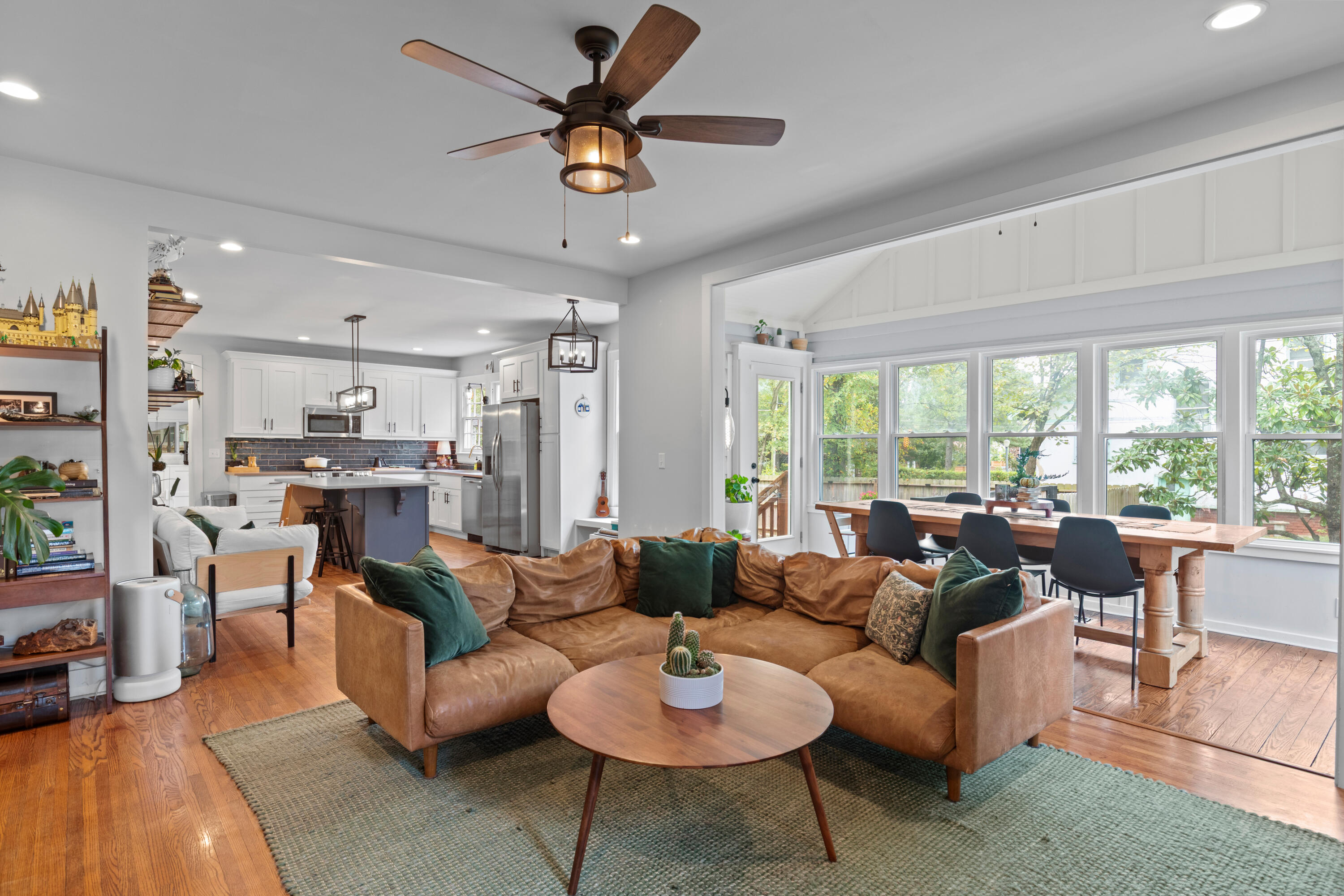 222 Eveningside Drive, 26 & Pt 27