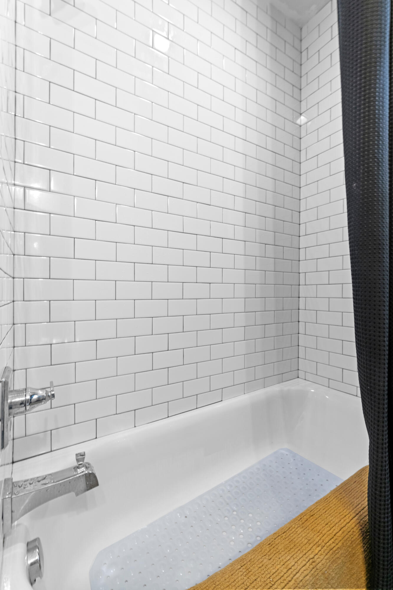 222 Eveningside Drive, 26 & Pt 27